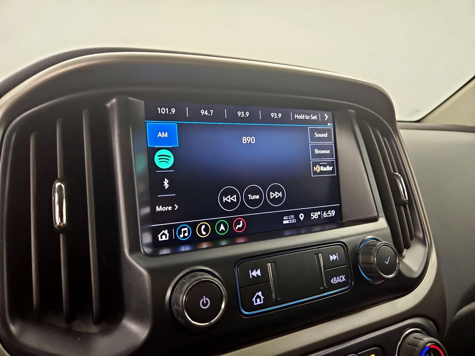 Thumbnail: 2022 Chevrolet Colorado - 15