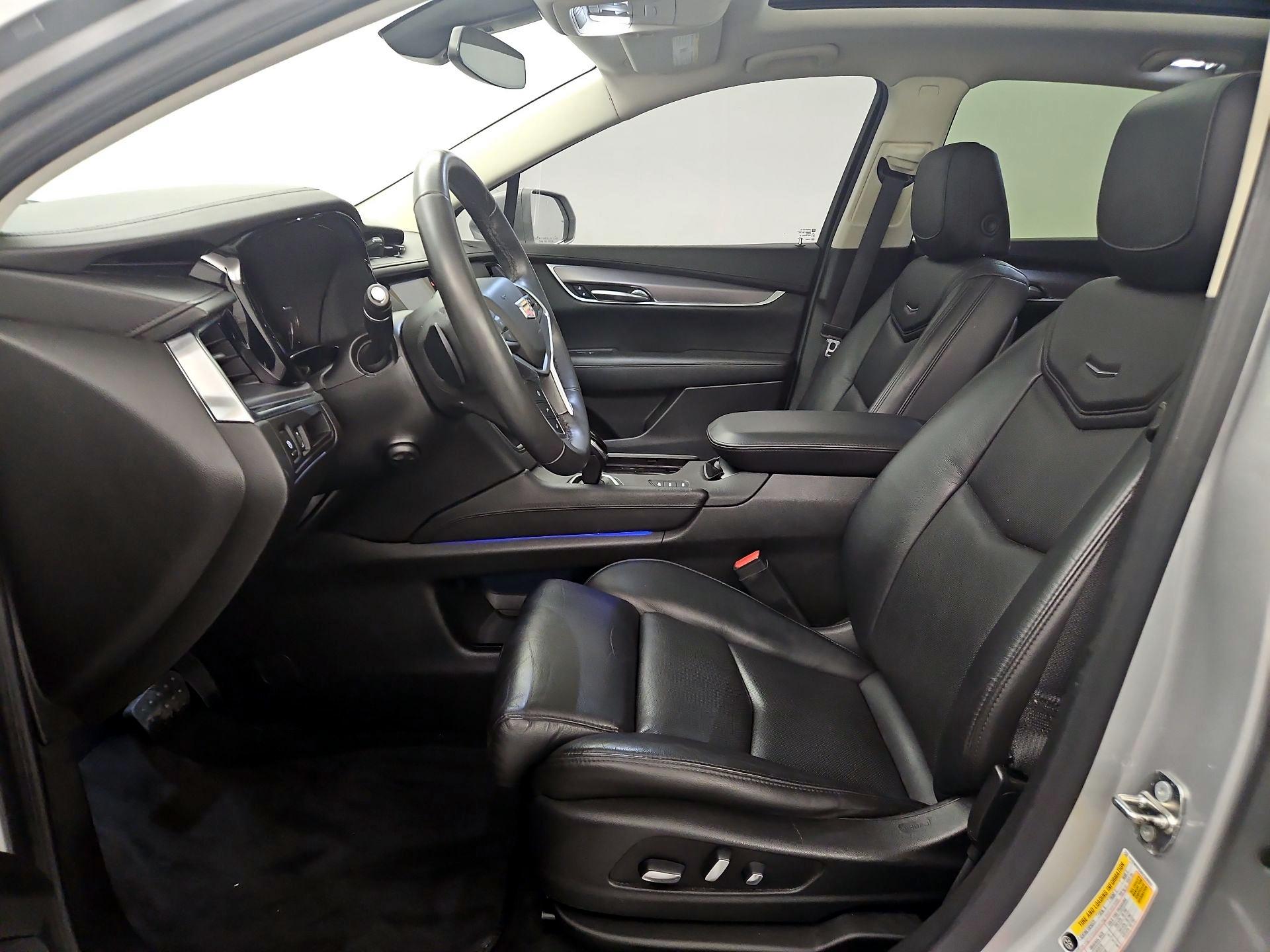 Thumbnail: 2017 Cadillac XT5 - 11