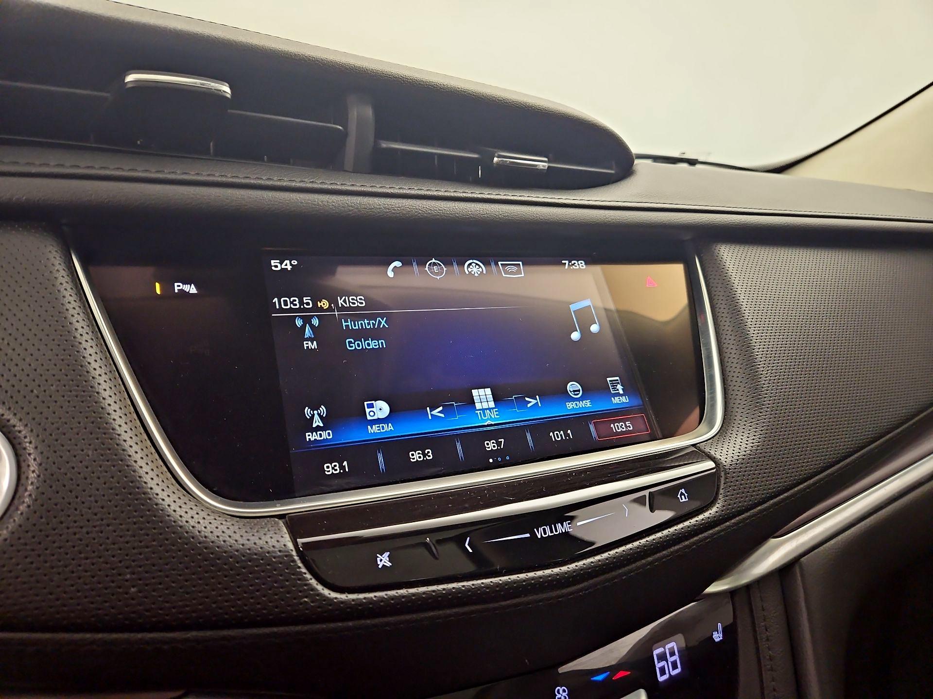 Thumbnail: 2017 Cadillac XT5 - 15