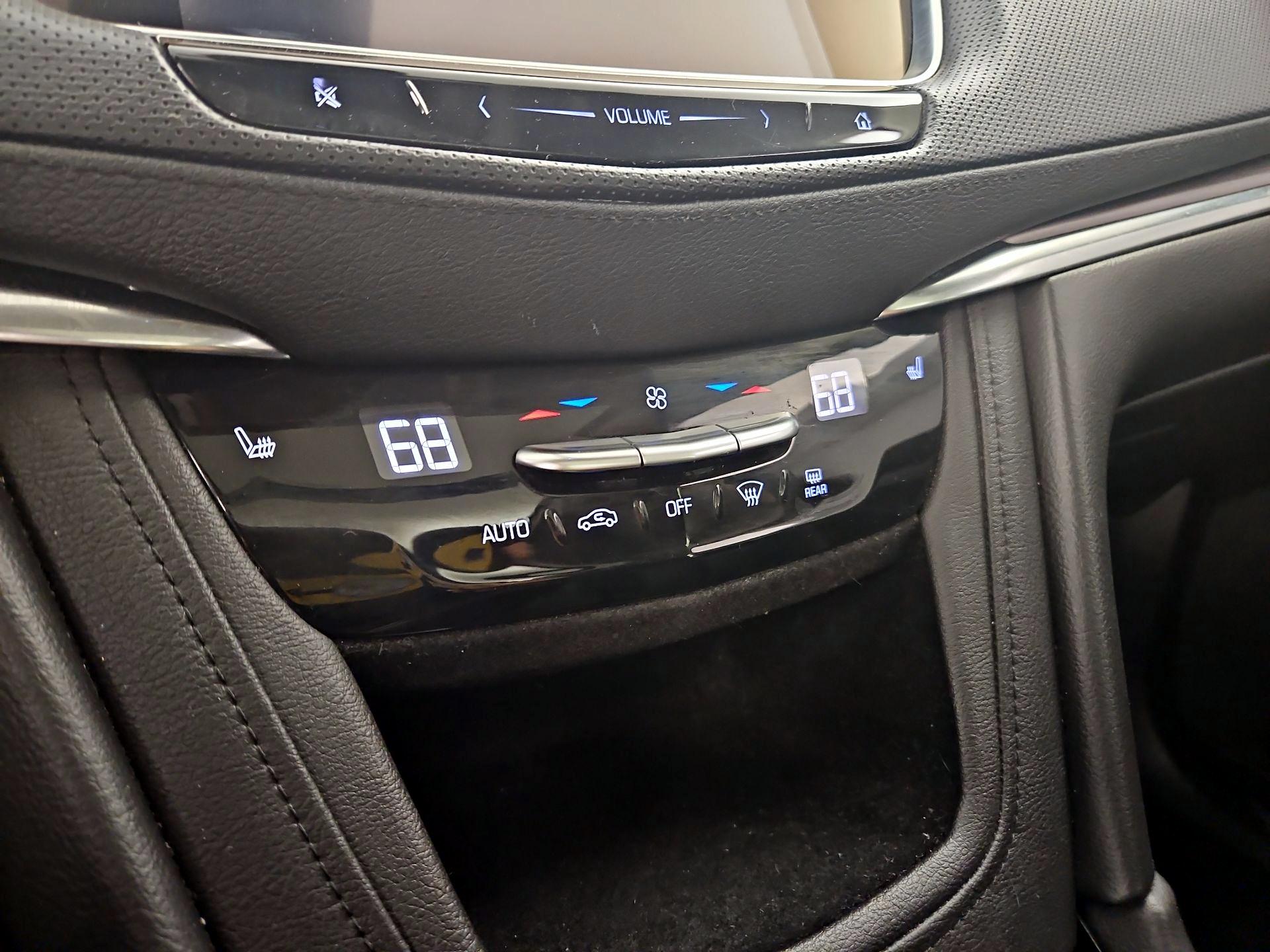 Thumbnail: 2017 Cadillac XT5 - 16