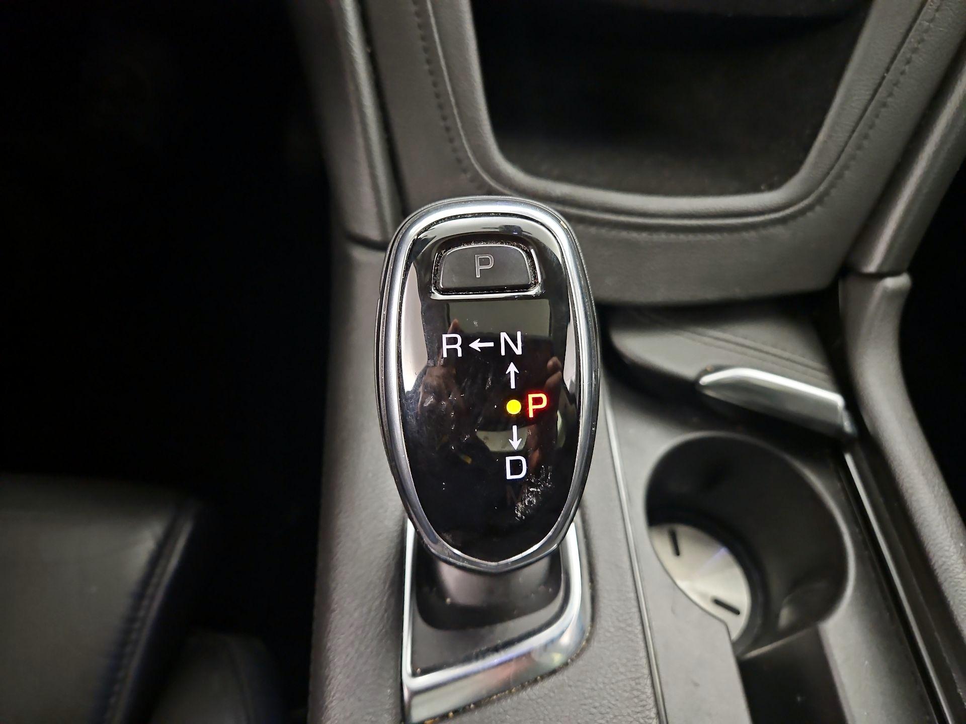 Thumbnail: 2017 Cadillac XT5 - 17