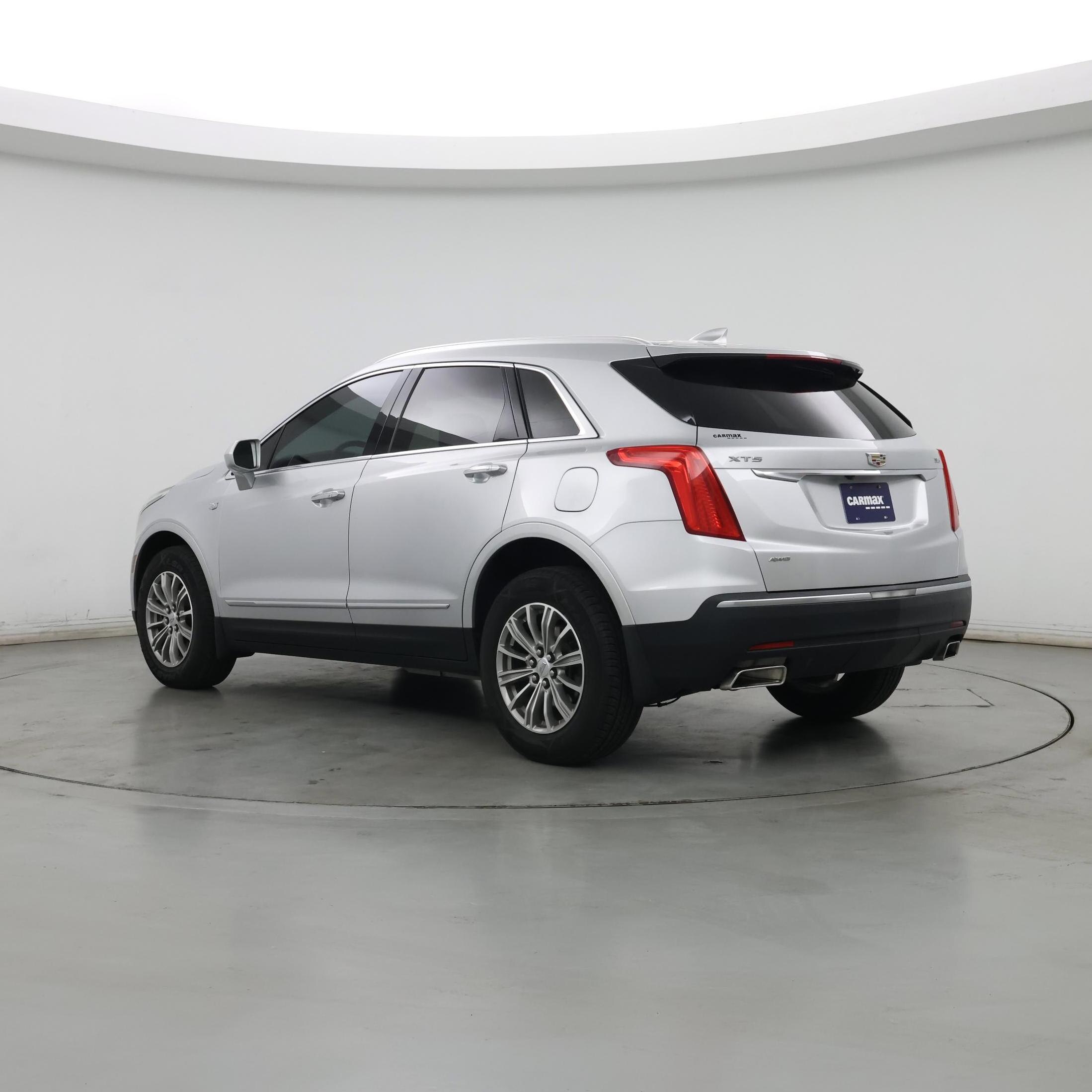 Thumbnail: 2017 Cadillac XT5 - 2