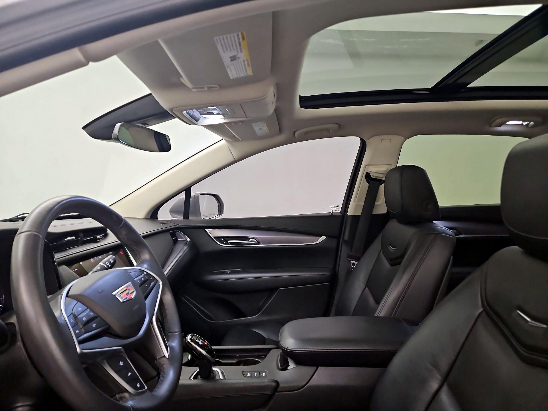 Thumbnail: 2017 Cadillac XT5 - 19