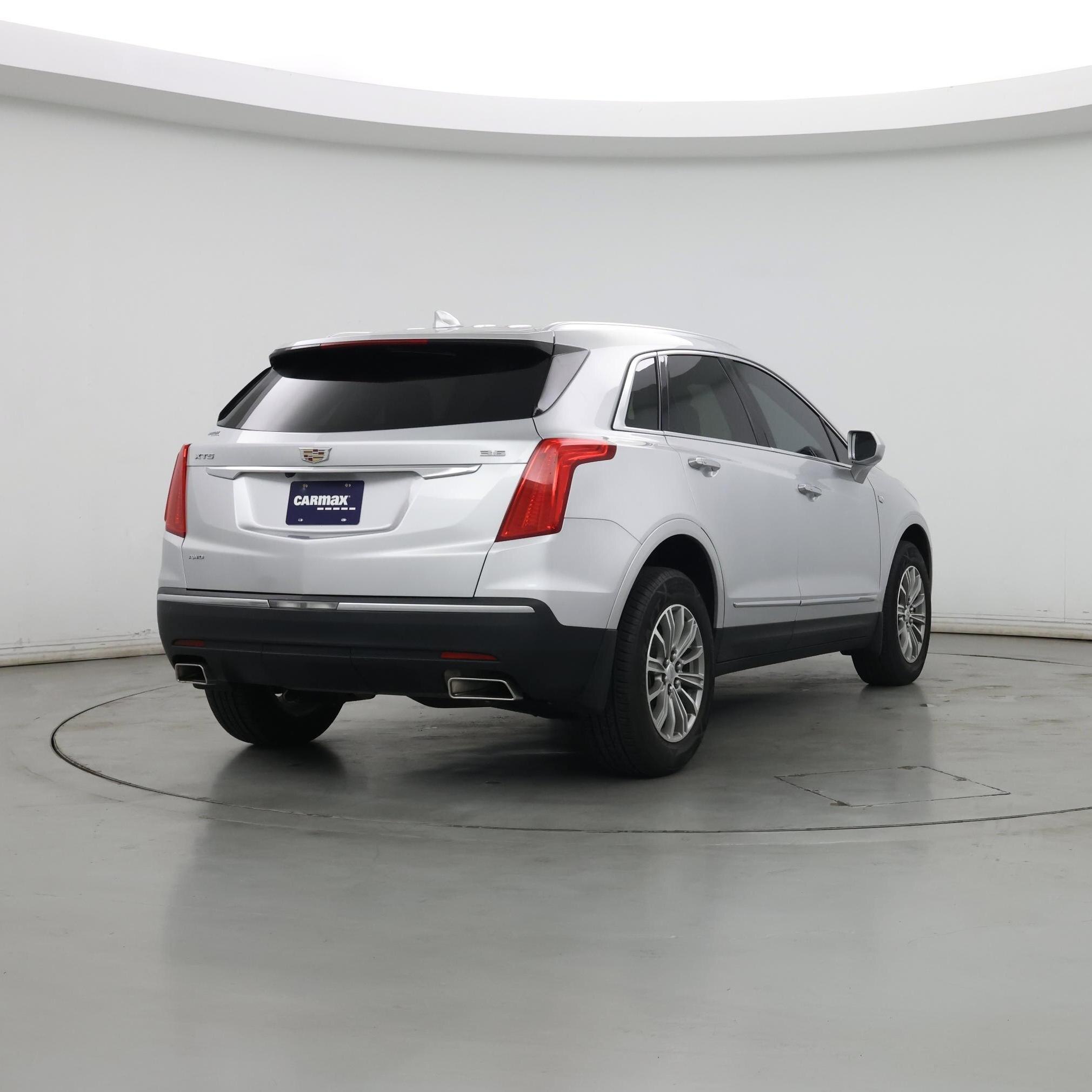 Thumbnail: 2017 Cadillac XT5 - 8