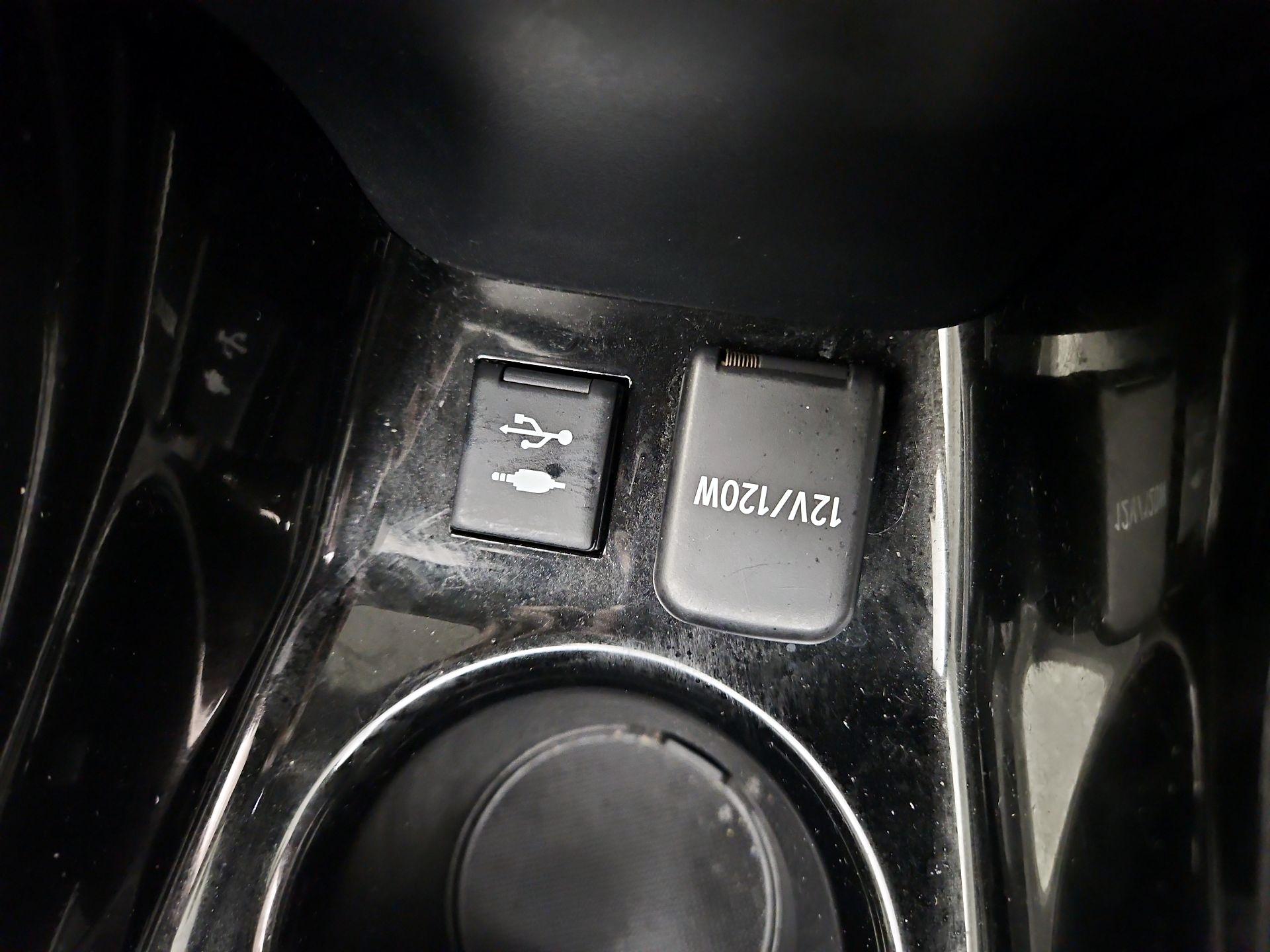 Thumbnail: 2020 Toyota Prius - 19