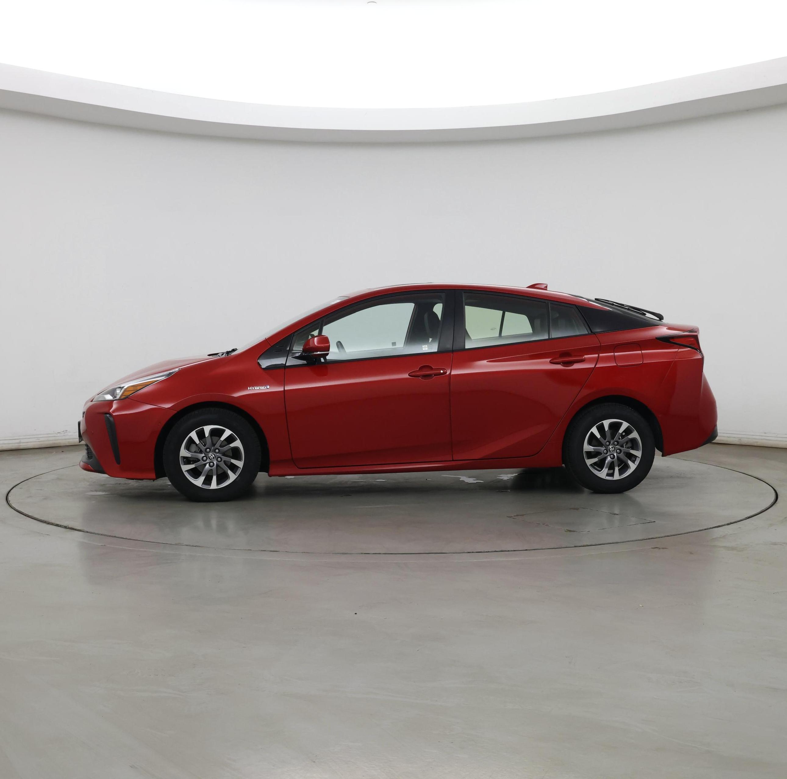 Thumbnail: 2020 Toyota Prius - 3