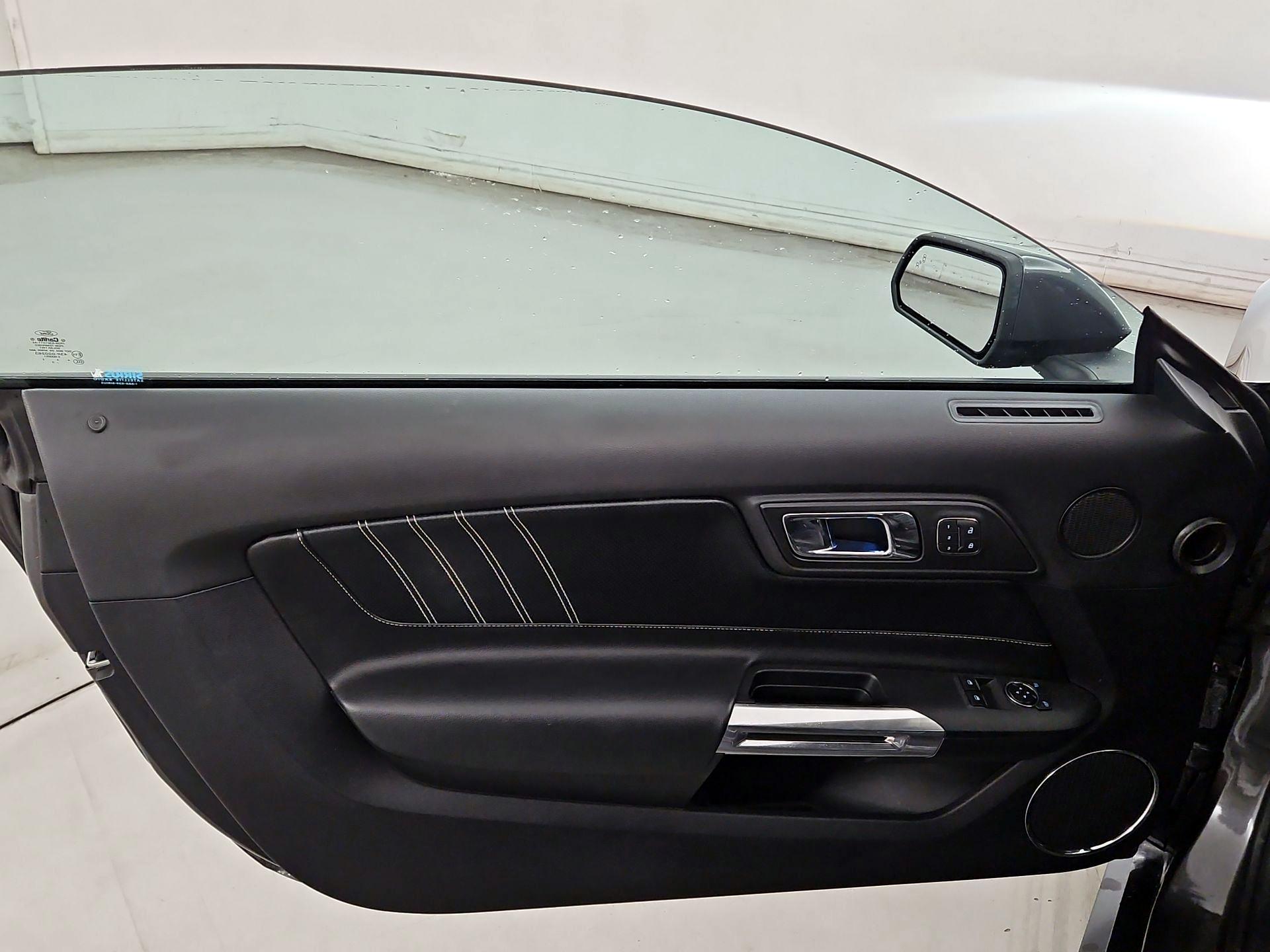 Thumbnail: 2015 Ford Mustang - 12
