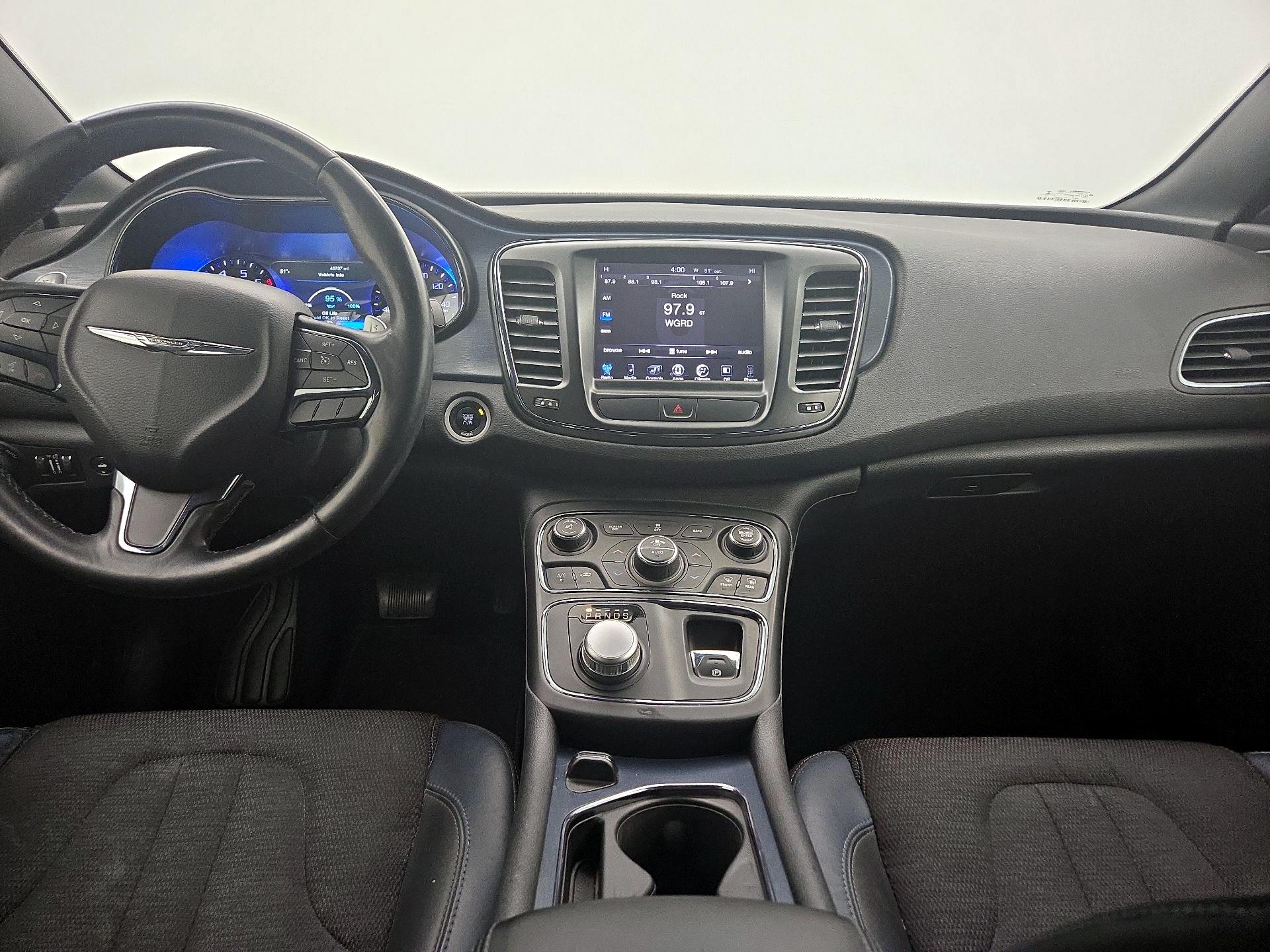 Thumbnail: 2016 Chrysler 200 - 9