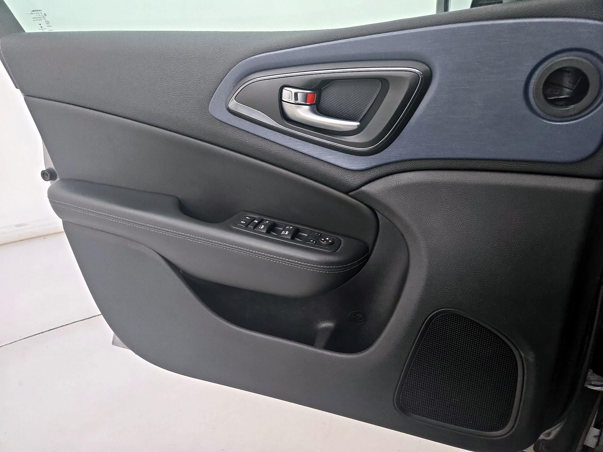 Thumbnail: 2016 Chrysler 200 - 12