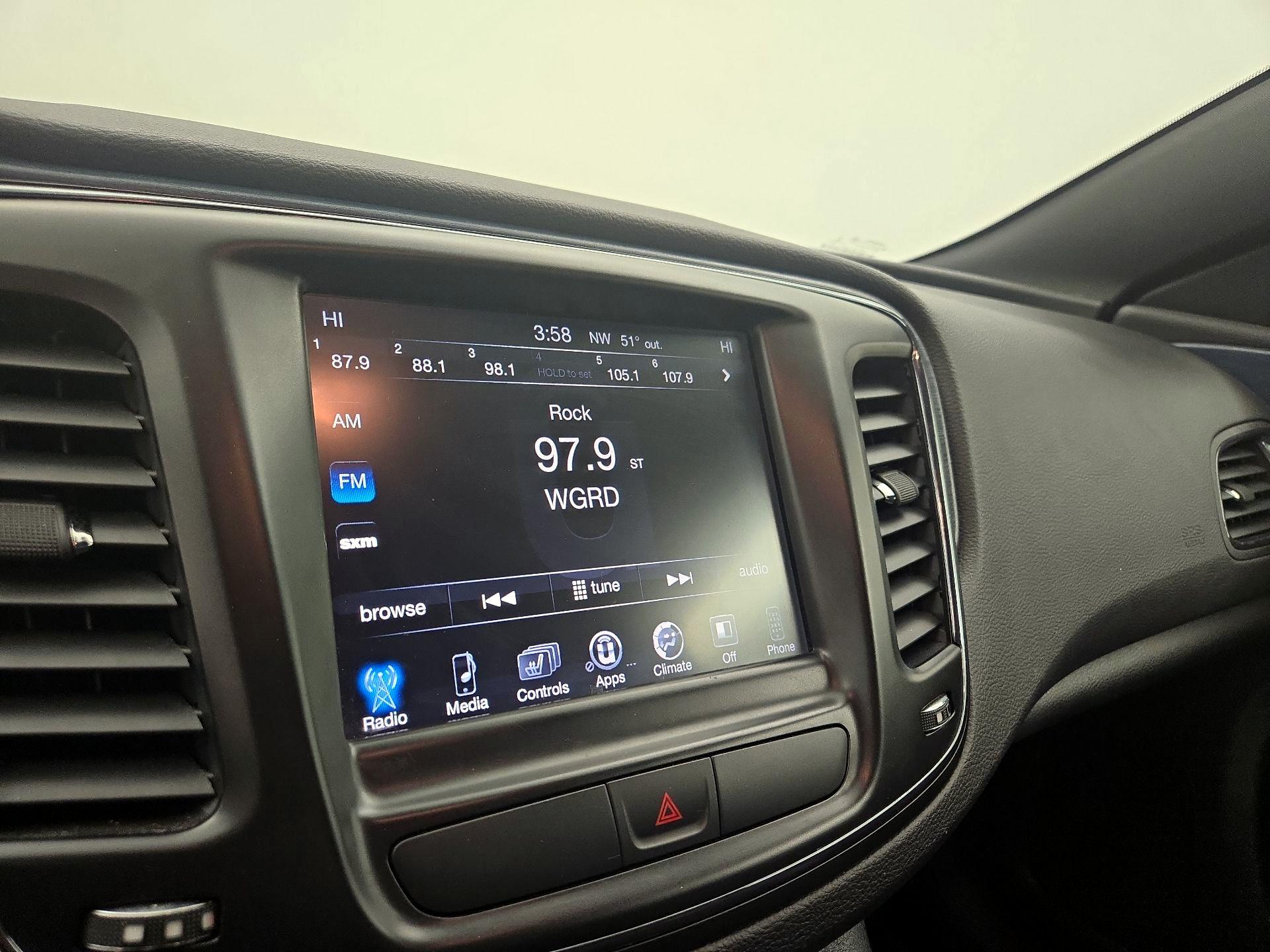 Thumbnail: 2016 Chrysler 200 - 15