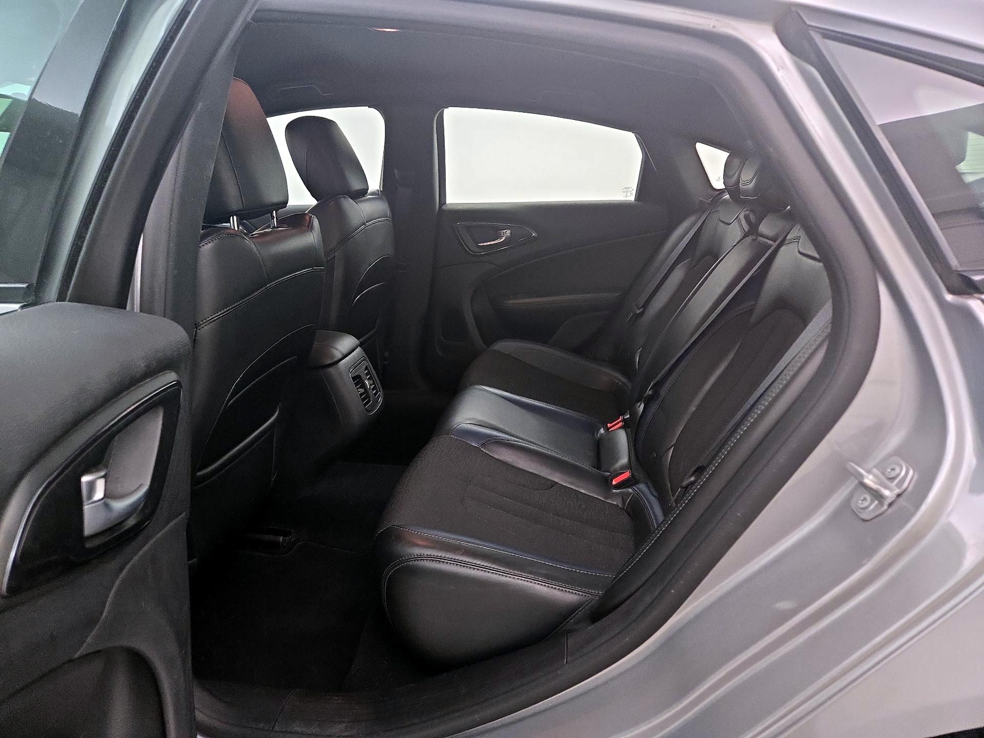 Thumbnail: 2016 Chrysler 200 - 19