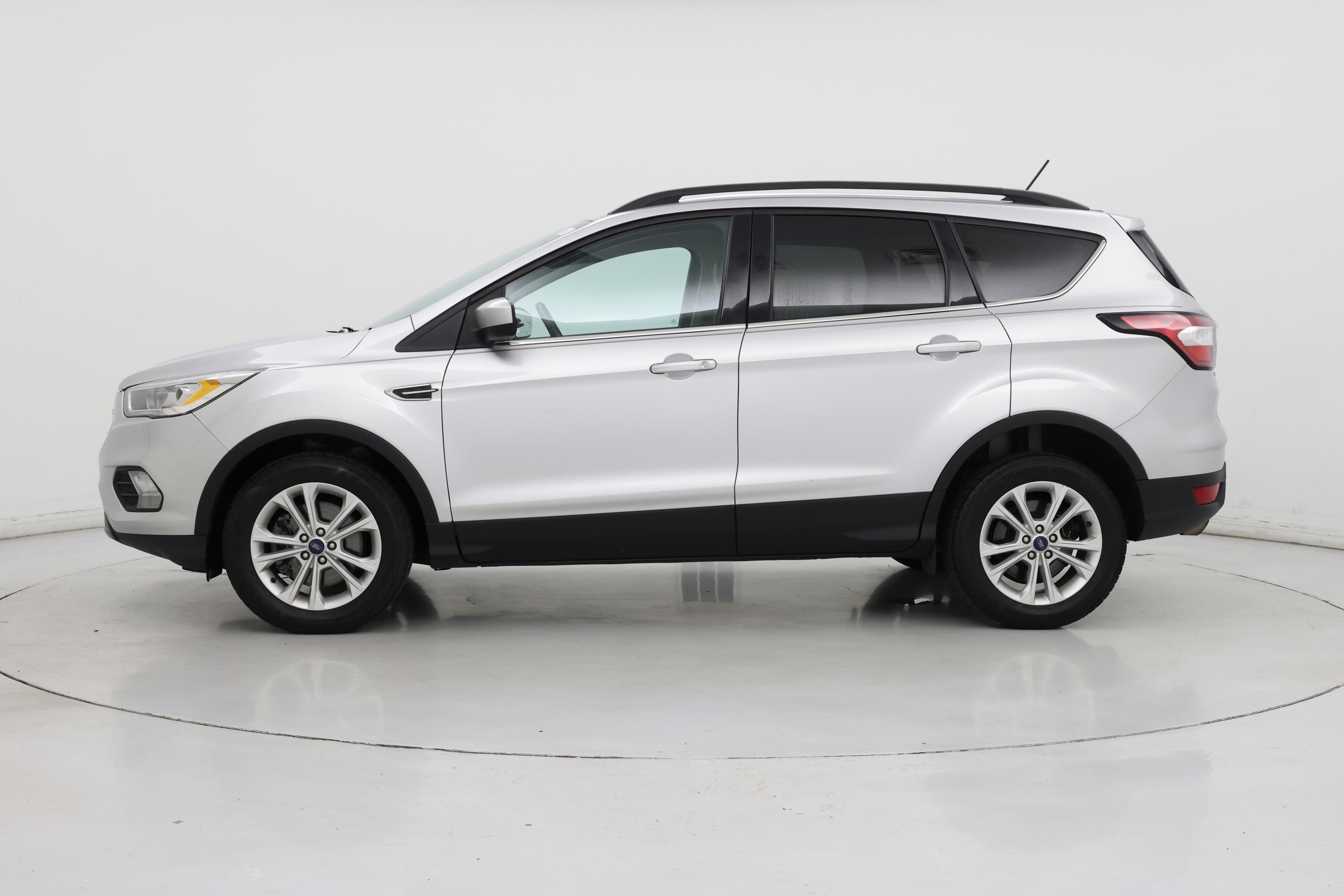 Thumbnail: 2018 Ford Escape - 3