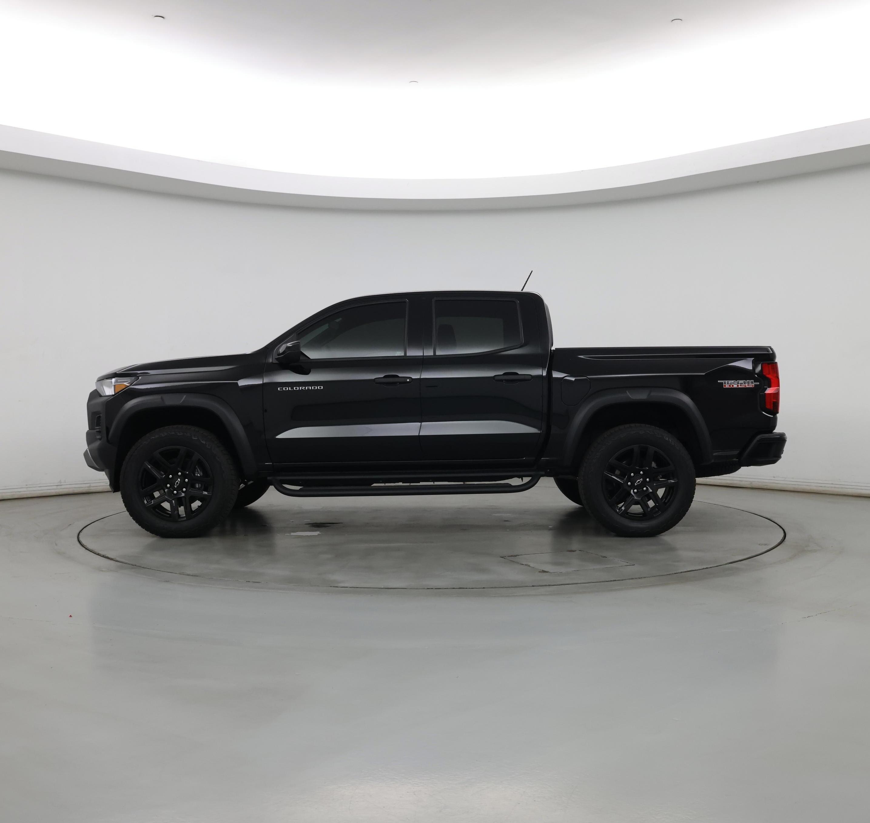 Thumbnail: 2024 Chevrolet Colorado - 3