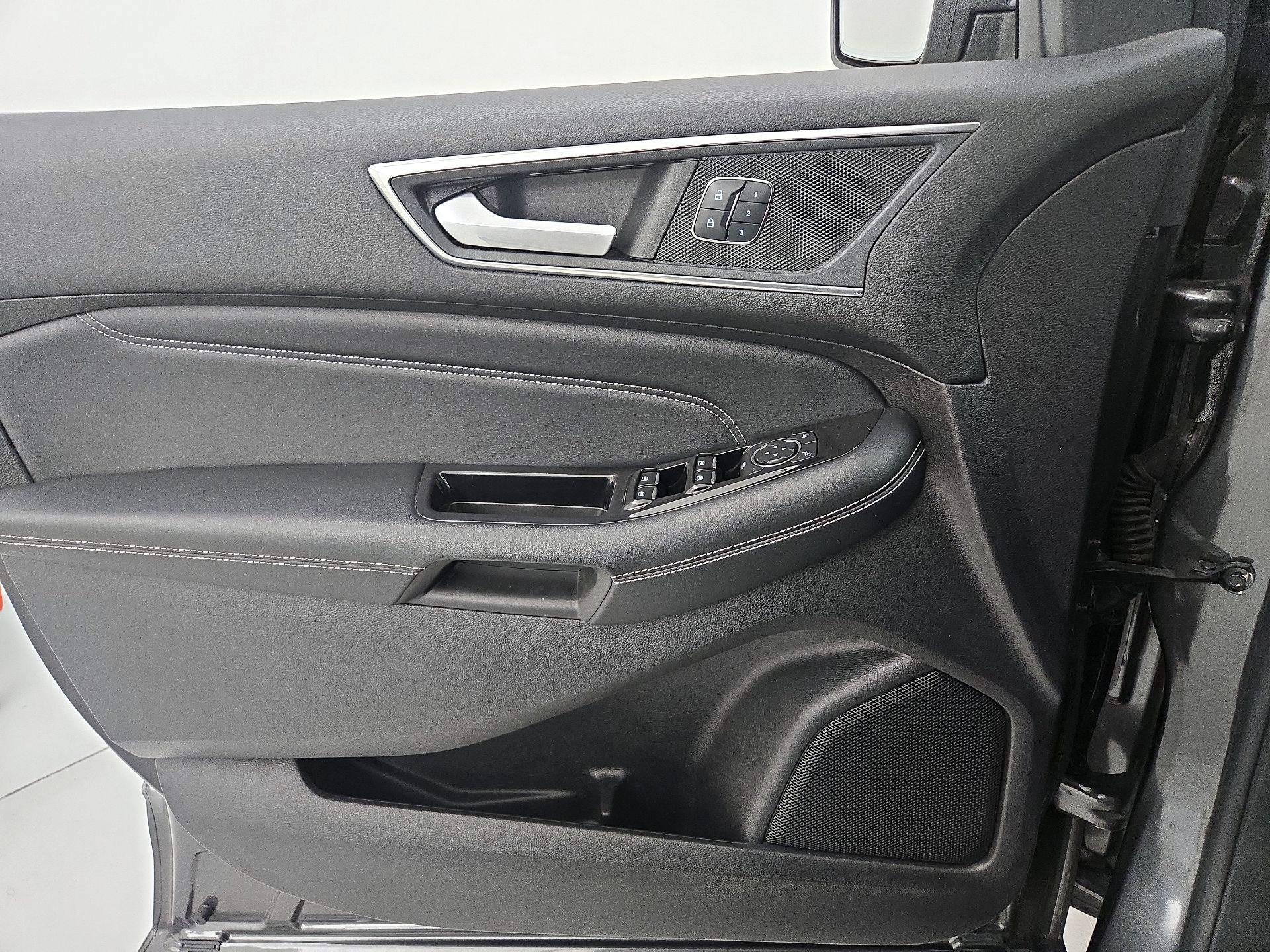 Thumbnail: 2017 Ford Edge - 12