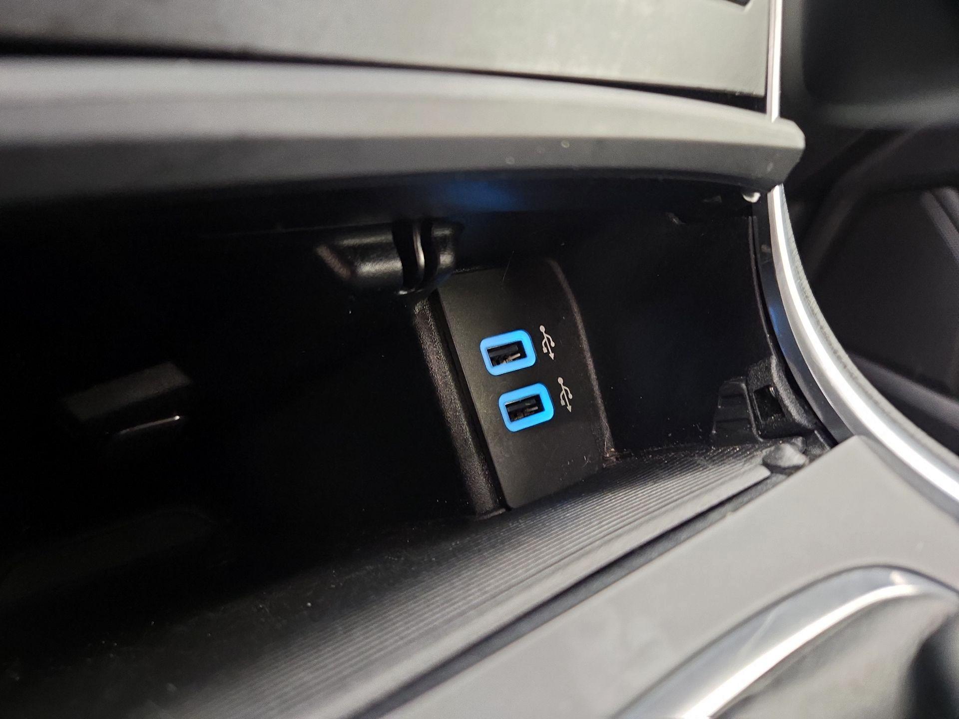 Thumbnail: 2017 Ford Edge - 19