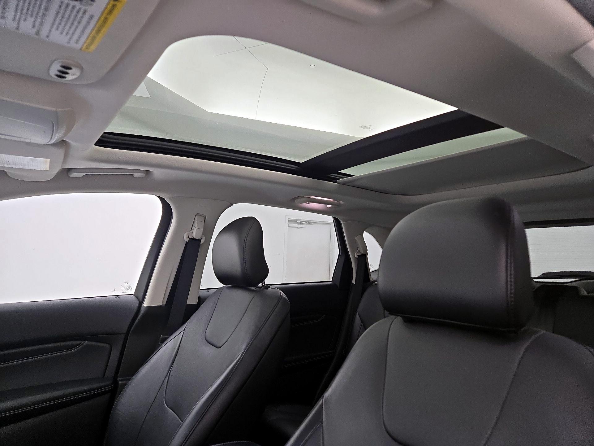 Thumbnail: 2017 Ford Edge - 20