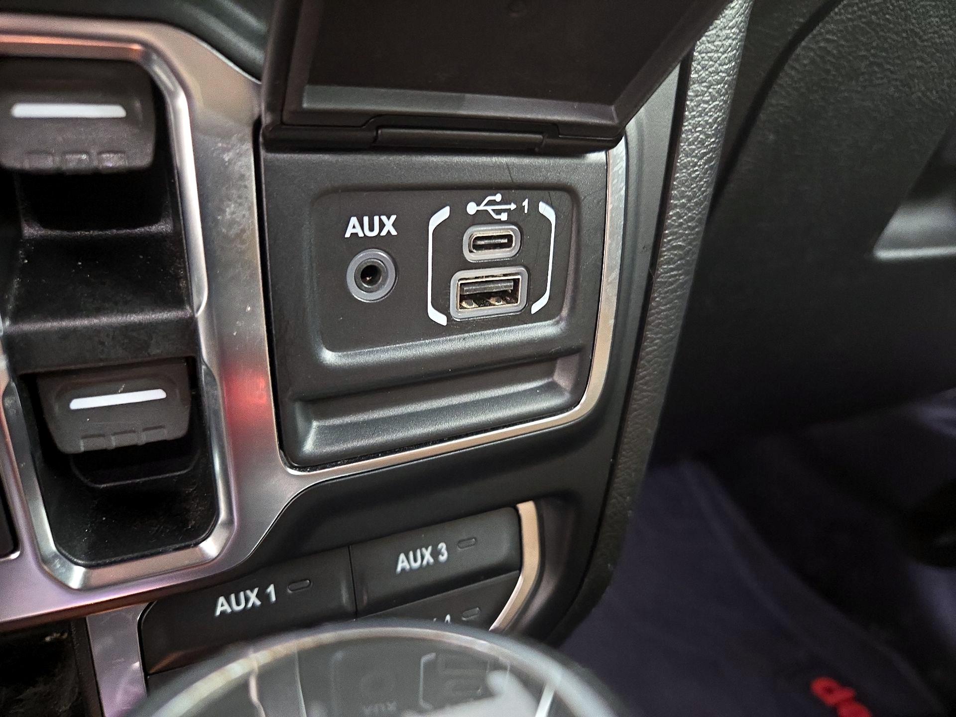 Thumbnail: 2020 Jeep Wrangler - 19