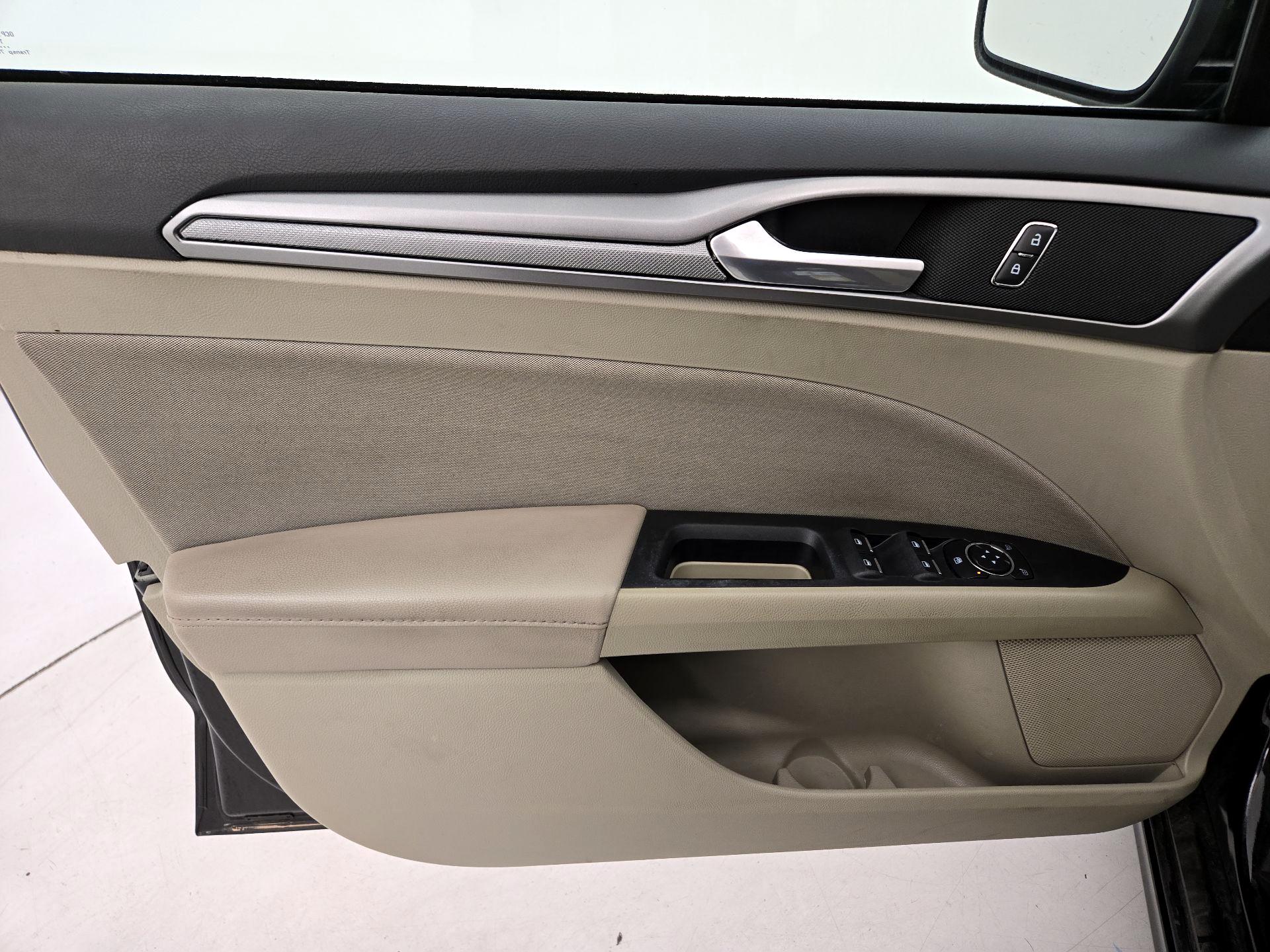 Thumbnail: 2019 Ford Fusion - 12