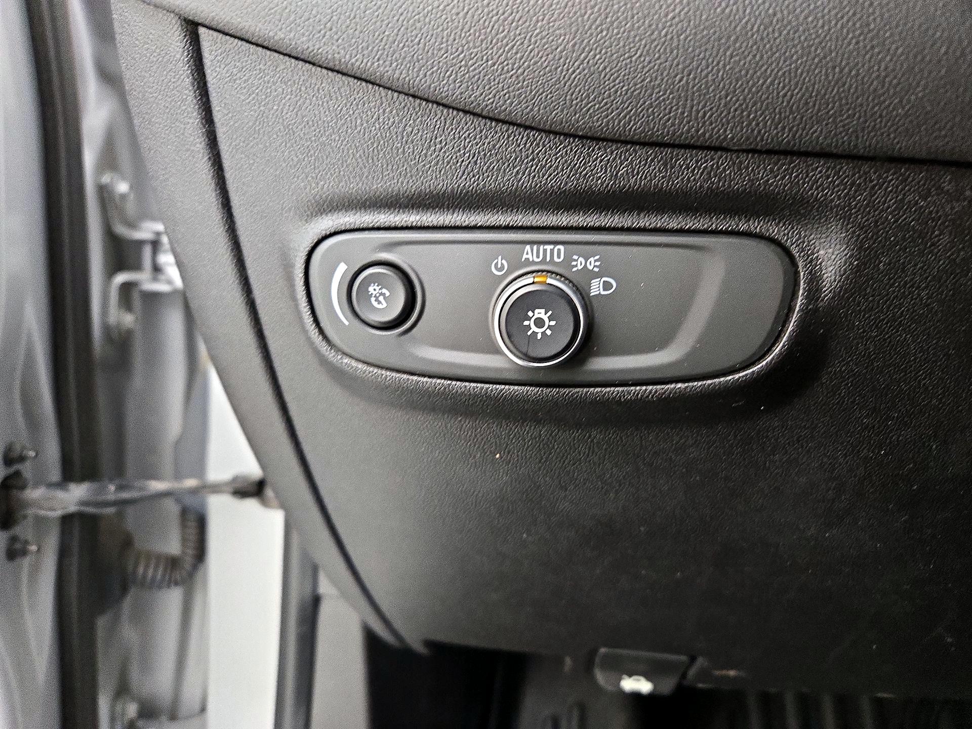 Thumbnail: 2018 Chevrolet Equinox - 13