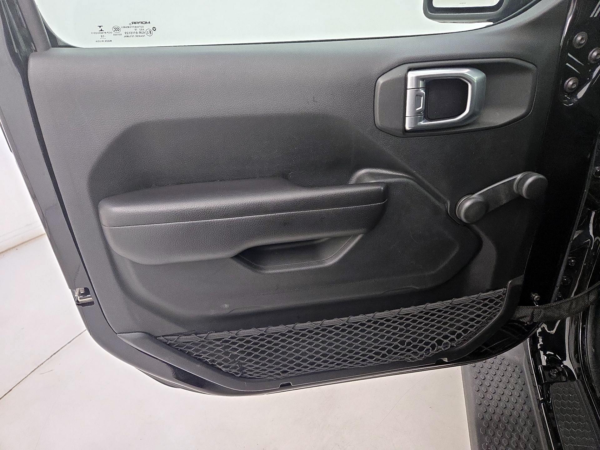 Thumbnail: 2018 Jeep Wrangler - 12