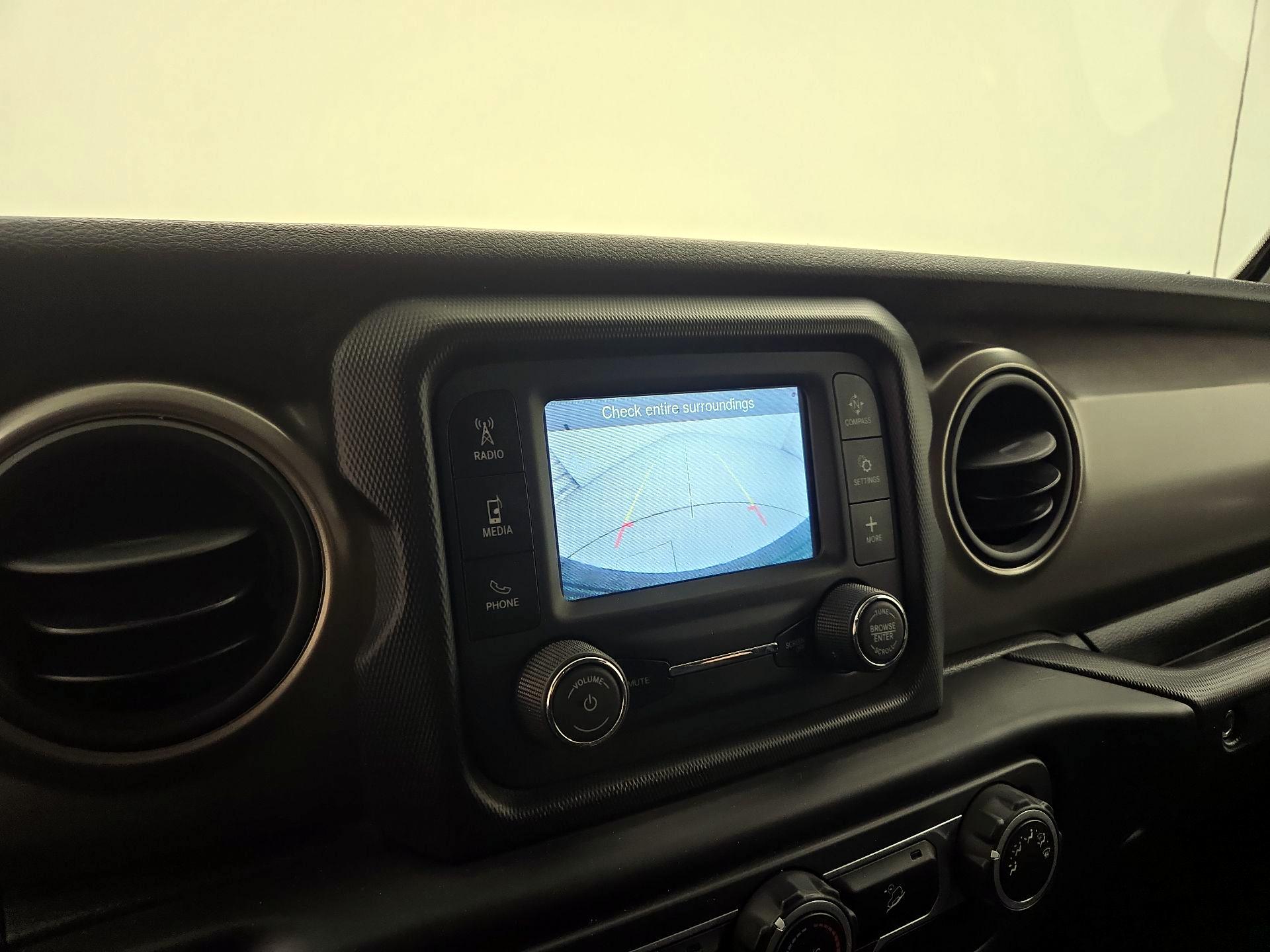 Thumbnail: 2018 Jeep Wrangler - 14