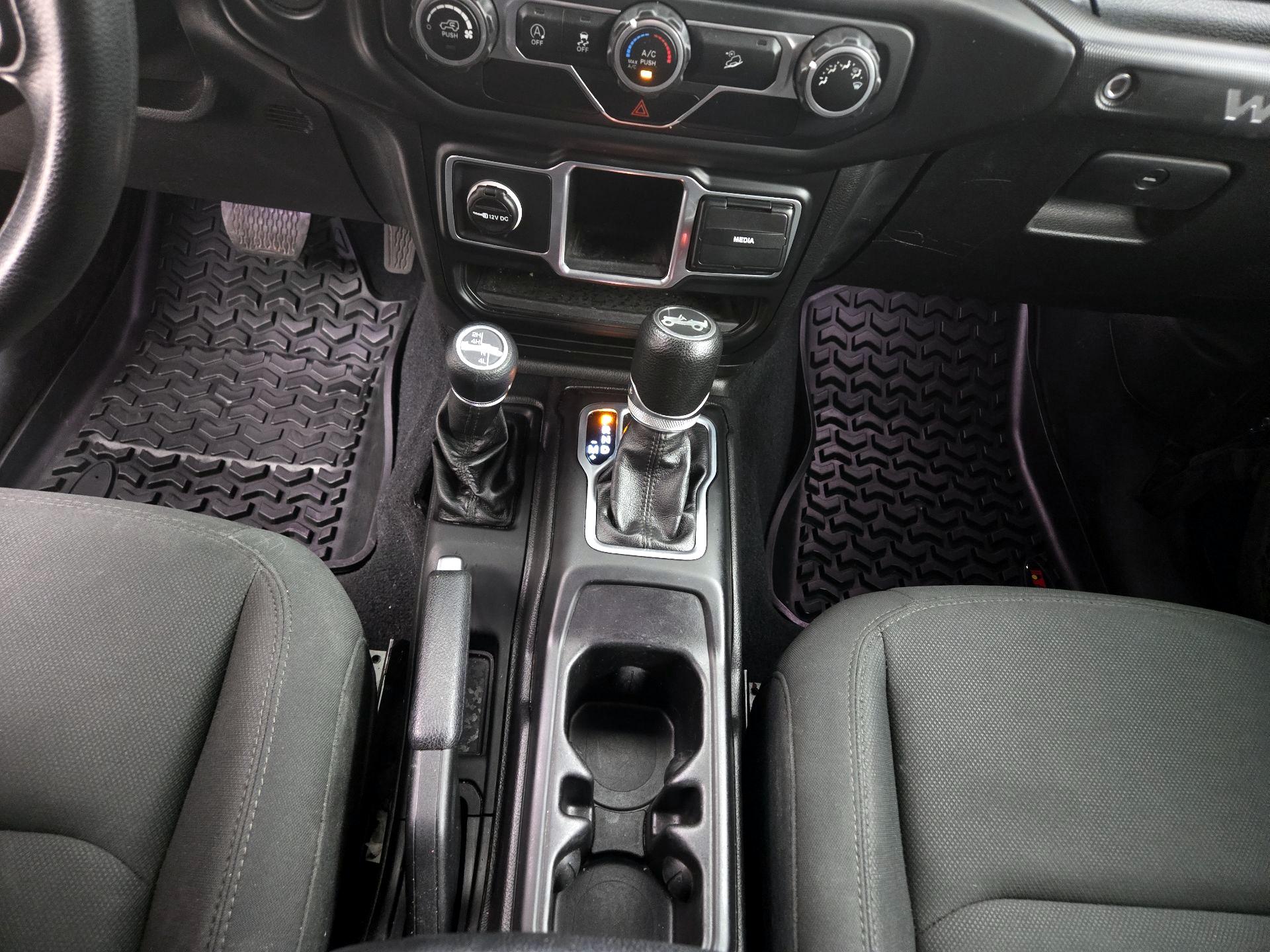 Thumbnail: 2018 Jeep Wrangler - 17