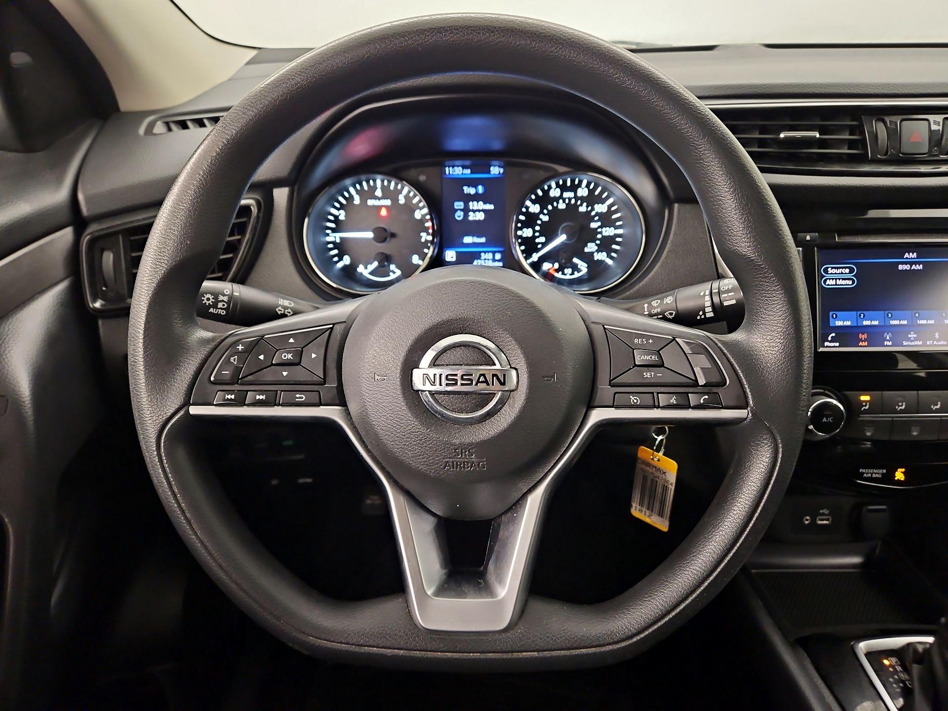 Thumbnail: 2021 Nissan Rogue Sport - 10