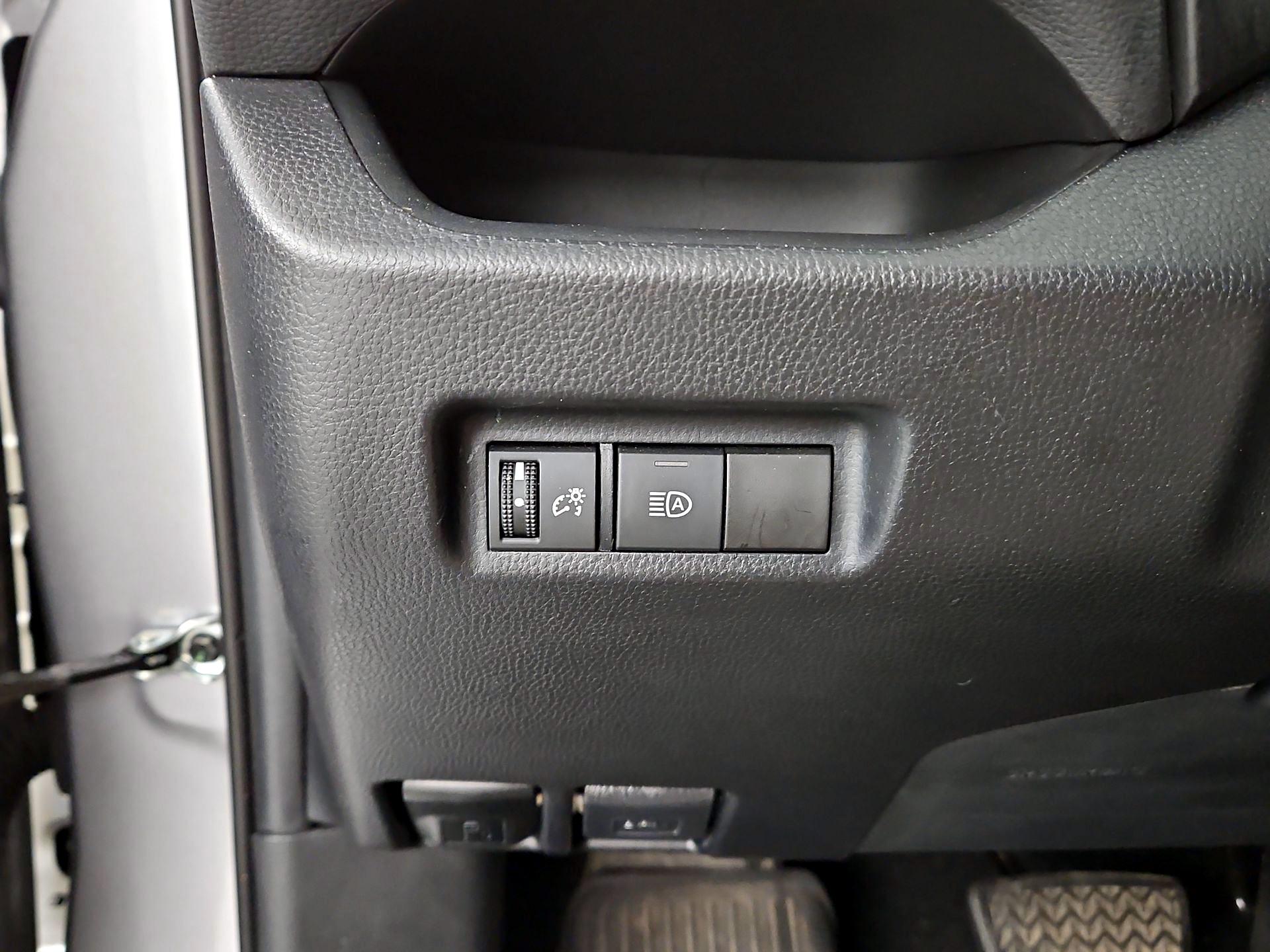 Thumbnail: 2020 Toyota RAV4 - 13