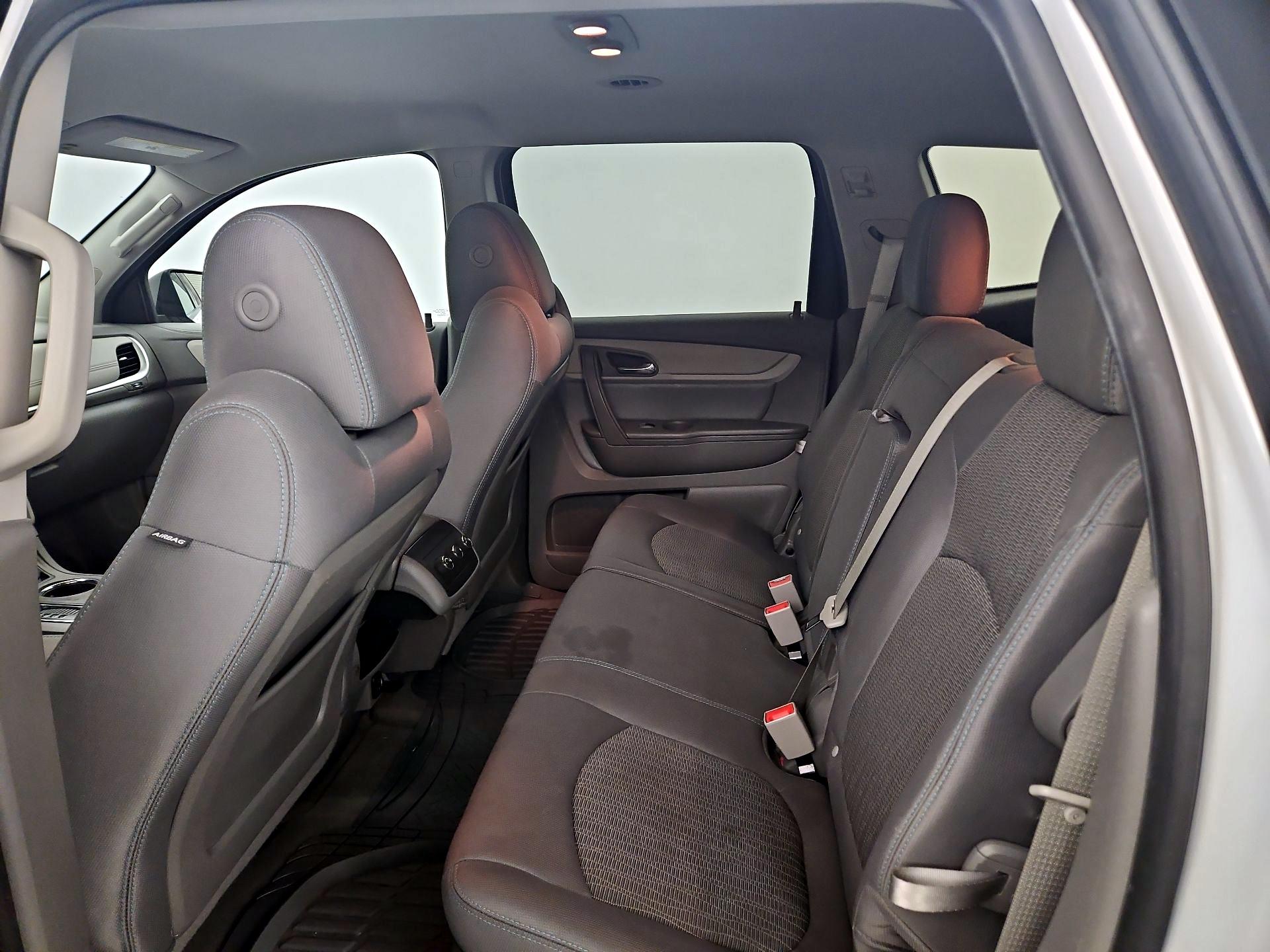 Thumbnail: 2017 Chevrolet Traverse - 19