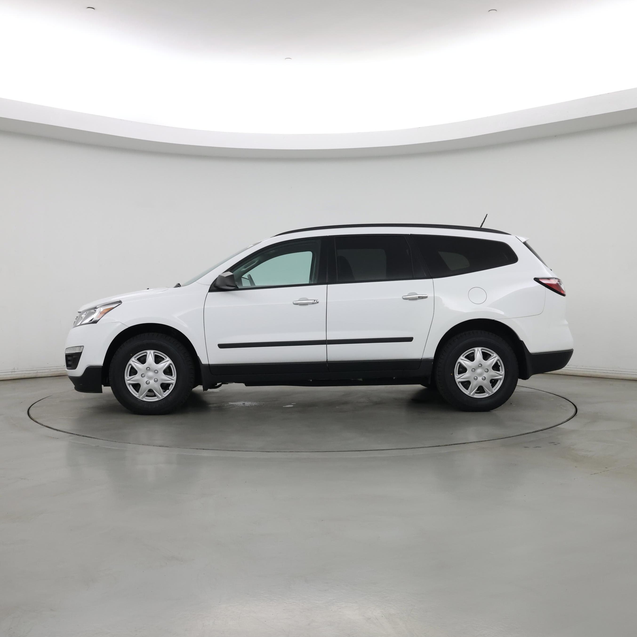 Thumbnail: 2017 Chevrolet Traverse - 3