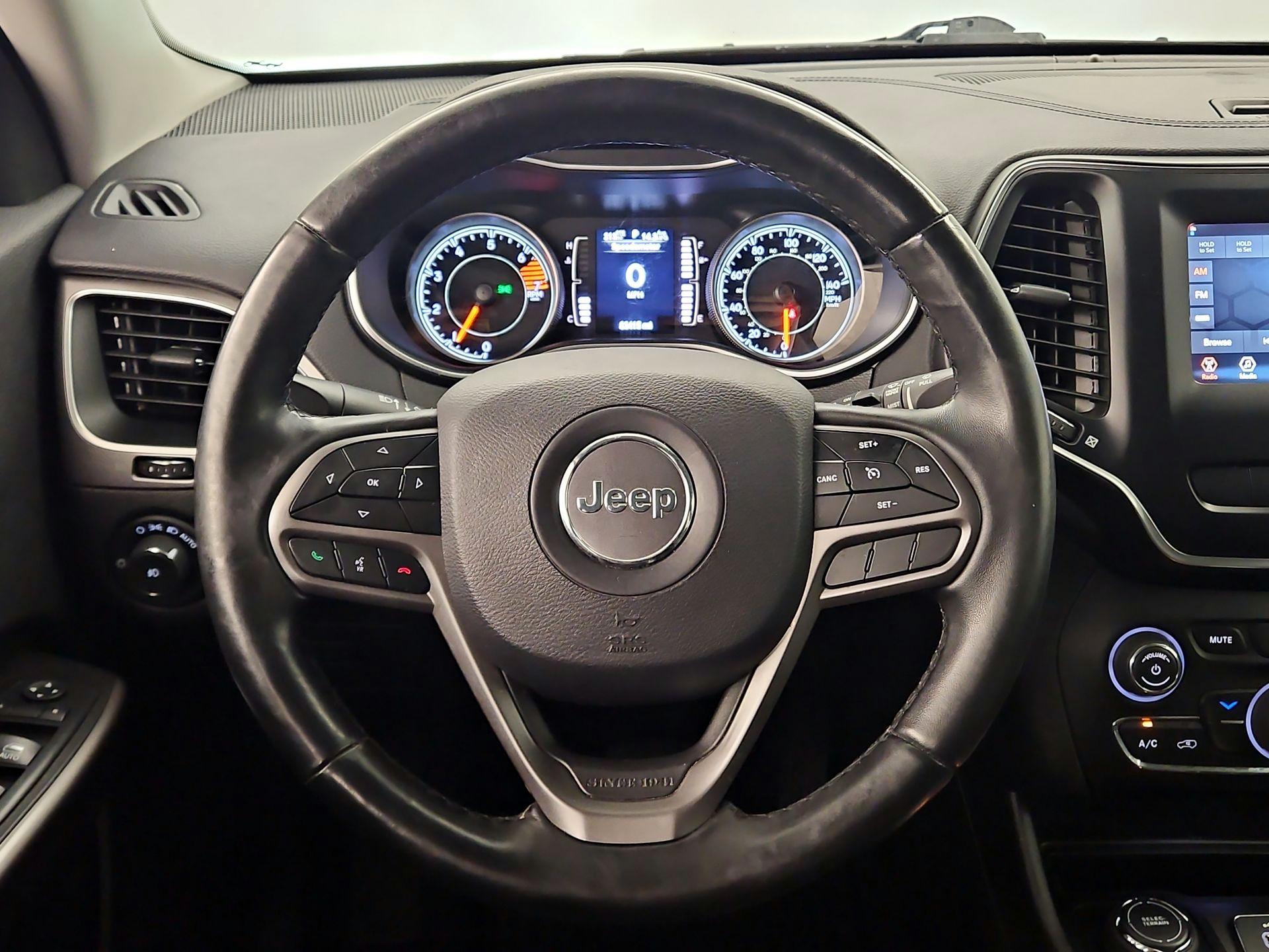 Thumbnail: 2019 Jeep Cherokee - 10