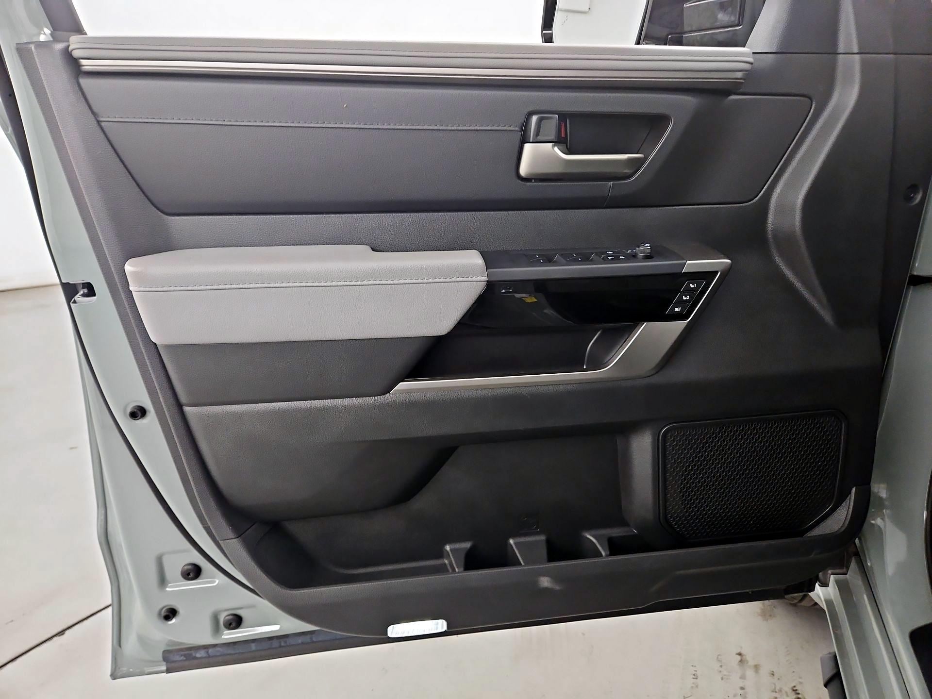 Thumbnail: 2025 Toyota Tundra - 12