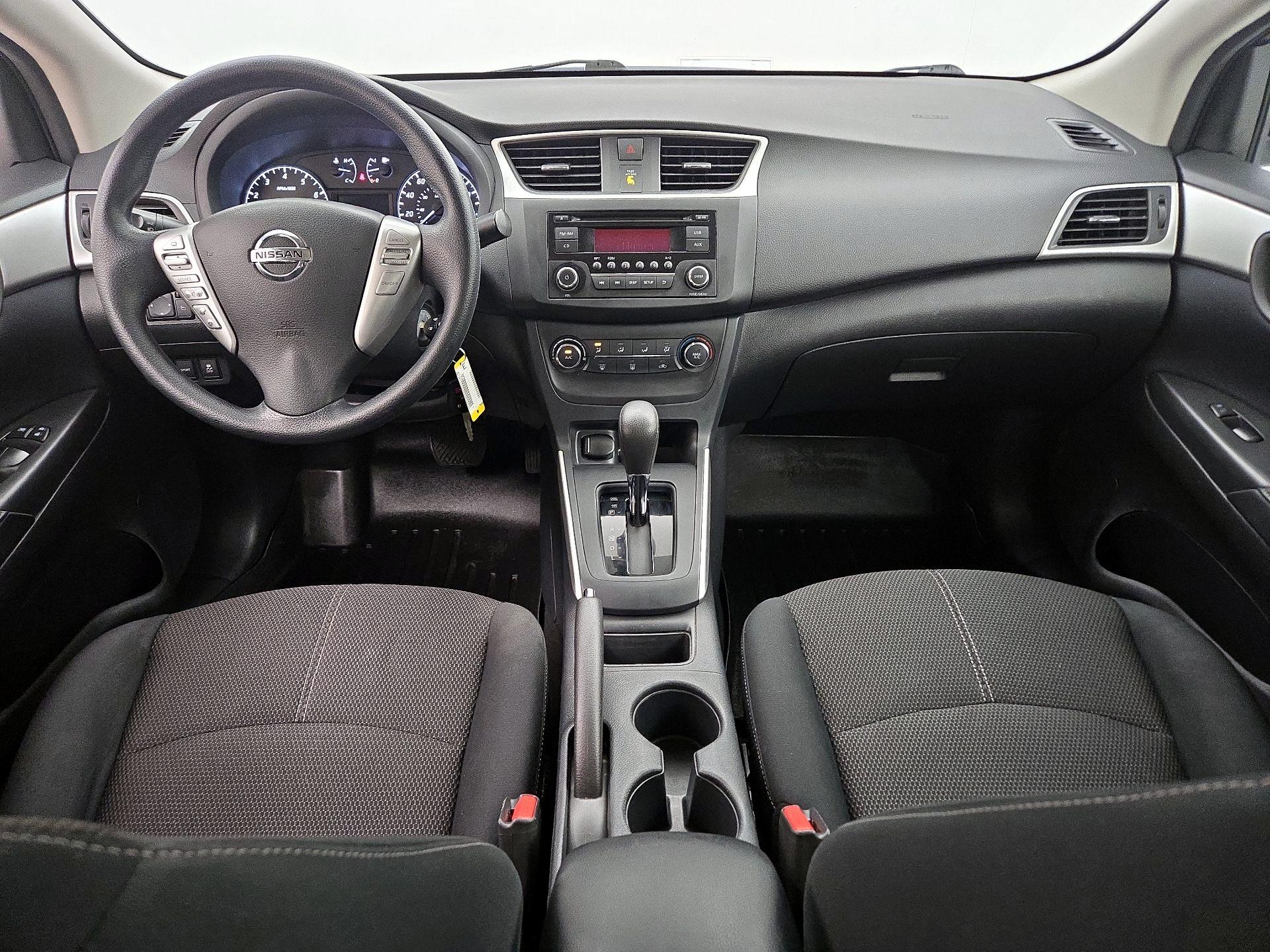 Thumbnail: 2016 Nissan Sentra - 9