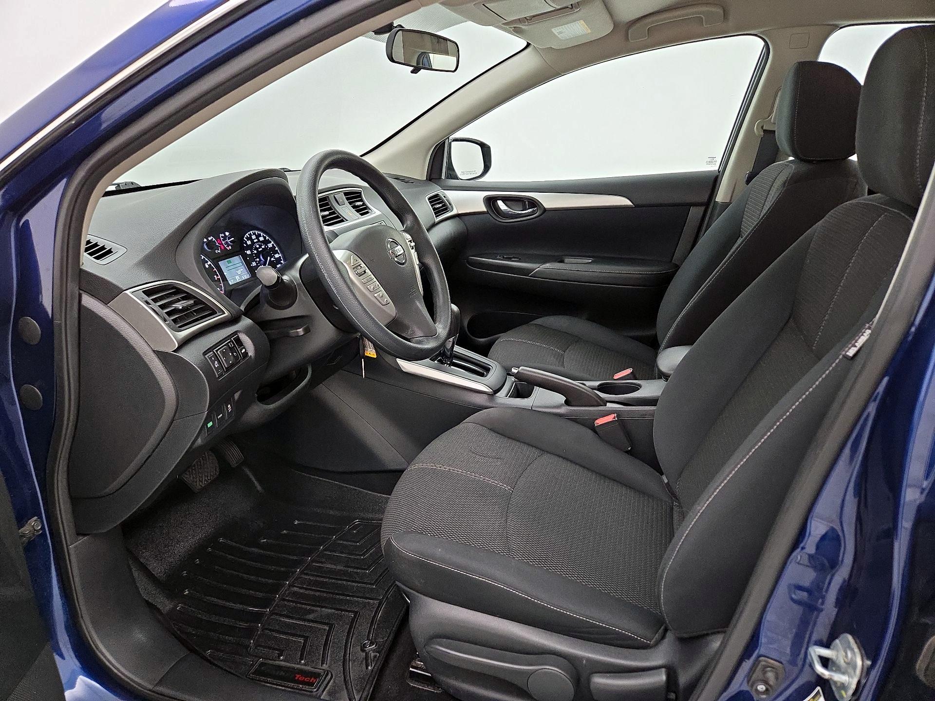 Thumbnail: 2016 Nissan Sentra - 11