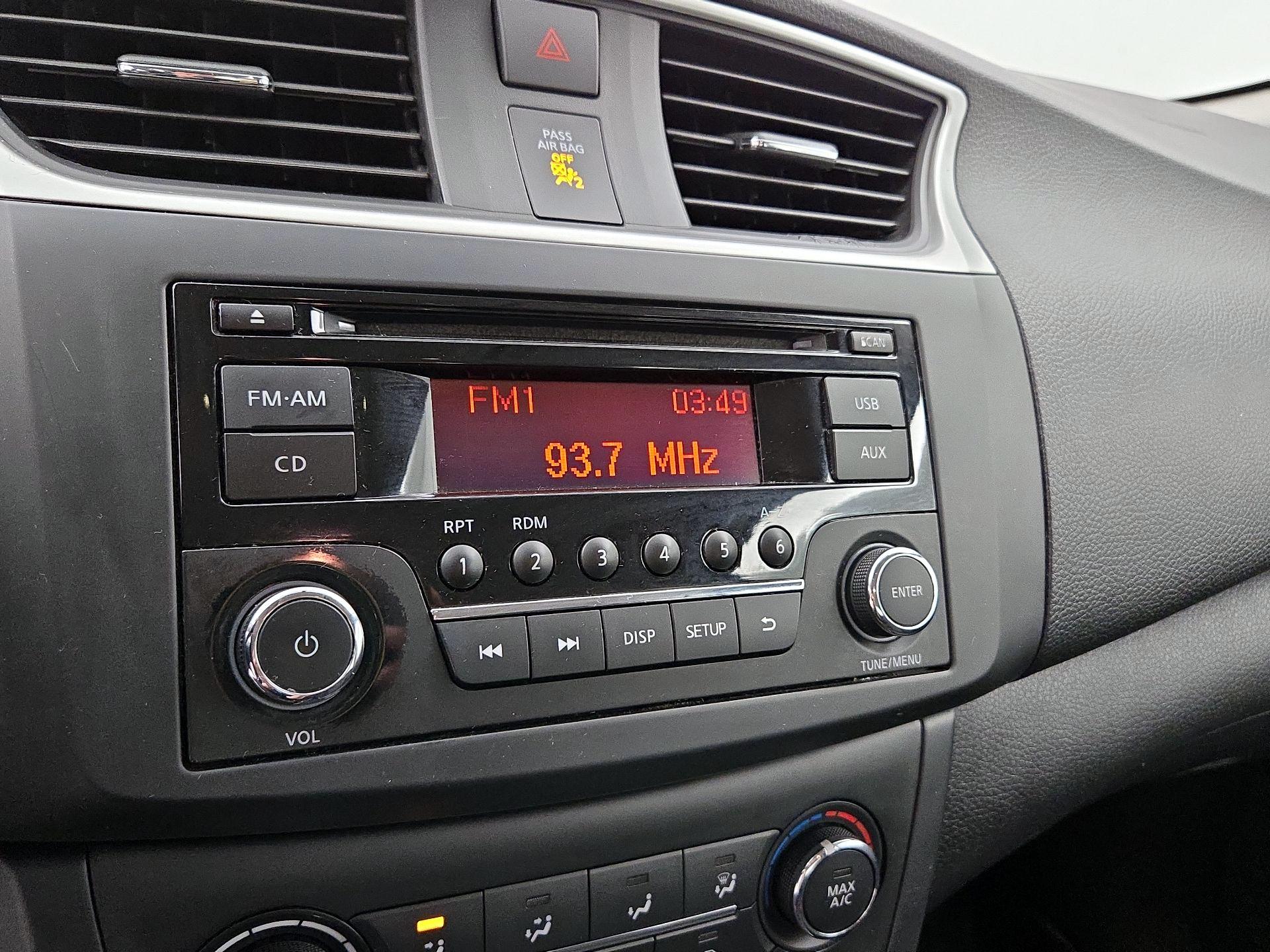 Thumbnail: 2016 Nissan Sentra - 14