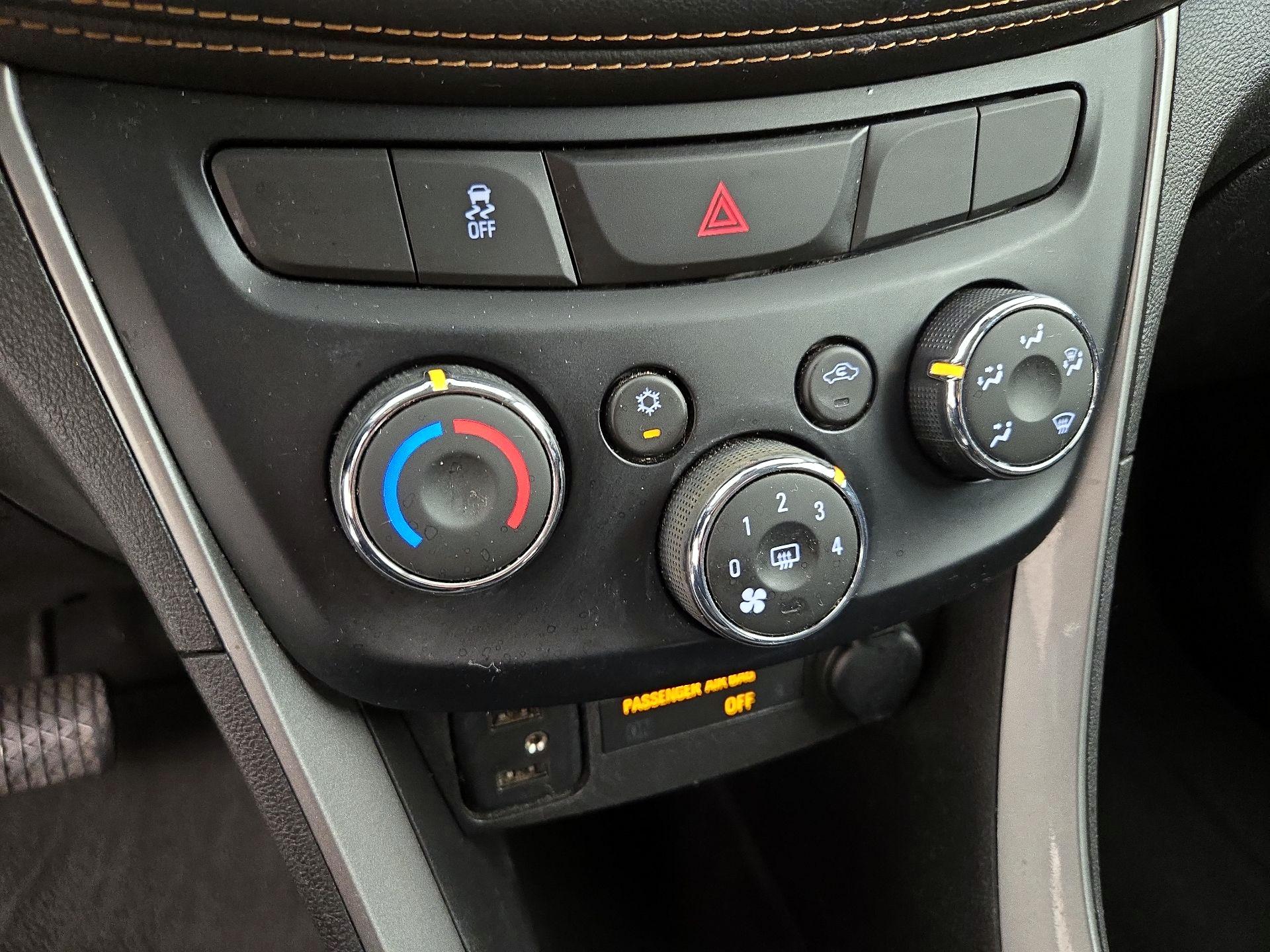 Thumbnail: 2019 Chevrolet Trax - 16