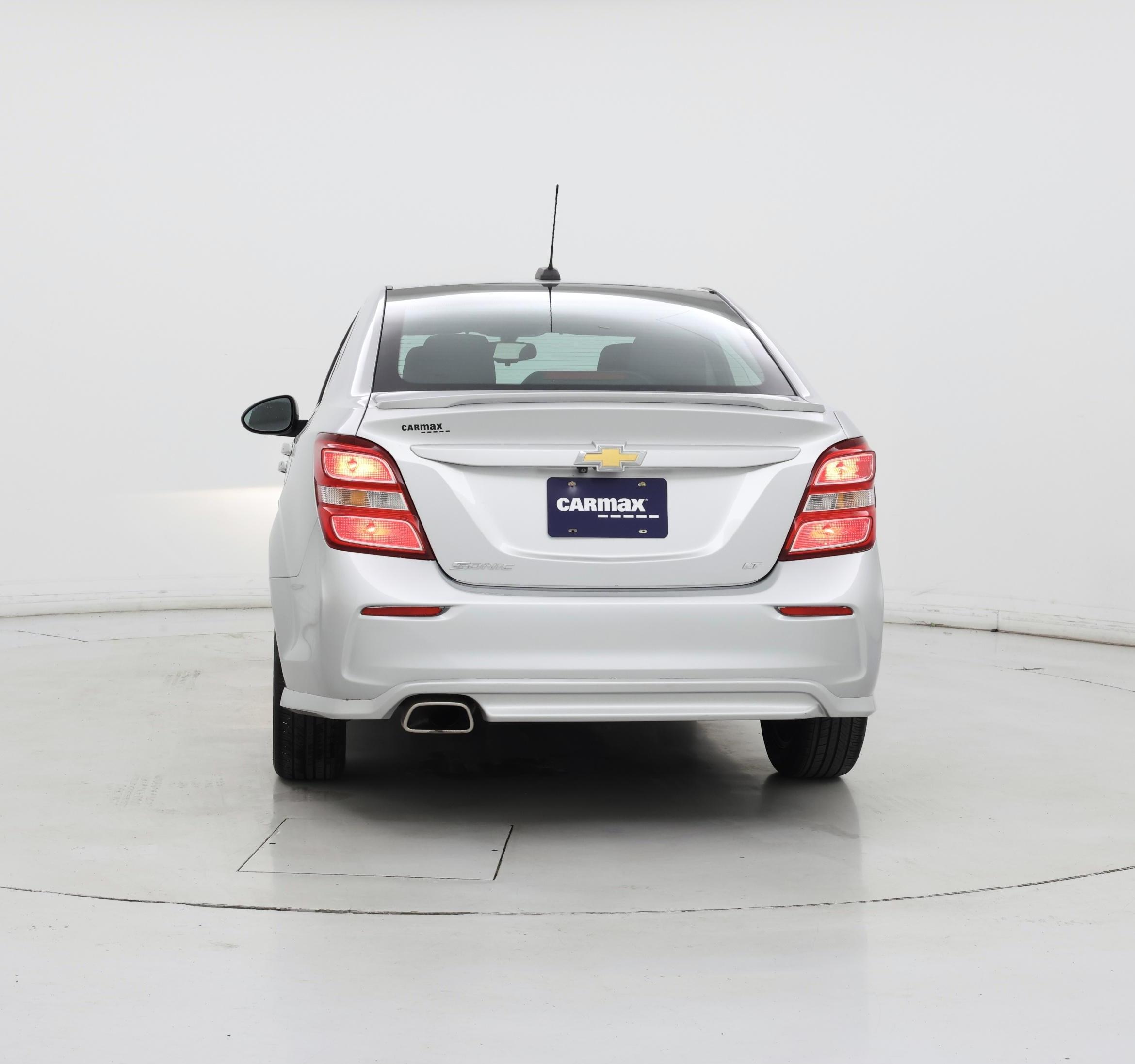 Thumbnail: 2017 Chevrolet Sonic - 6