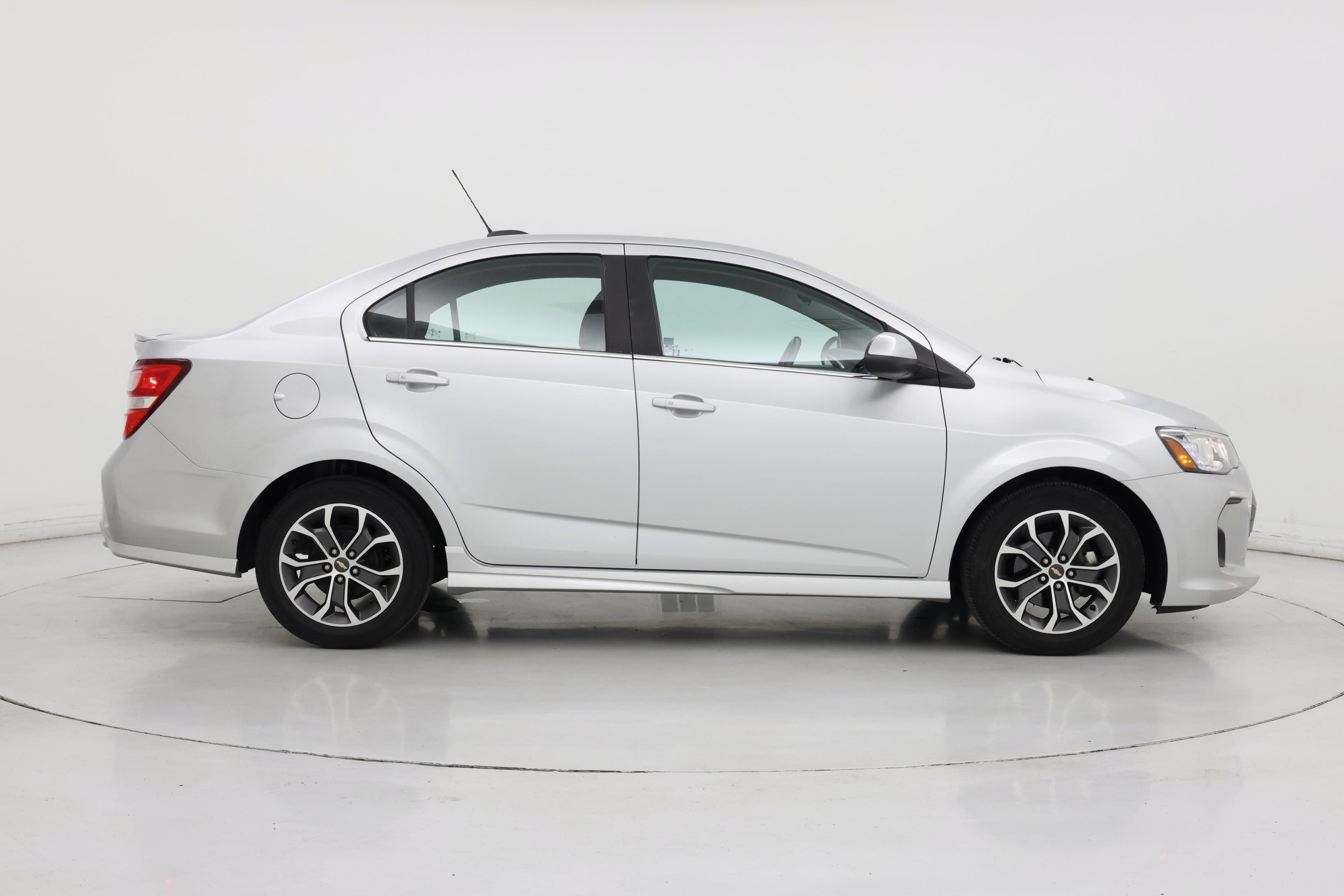 Thumbnail: 2017 Chevrolet Sonic - 7