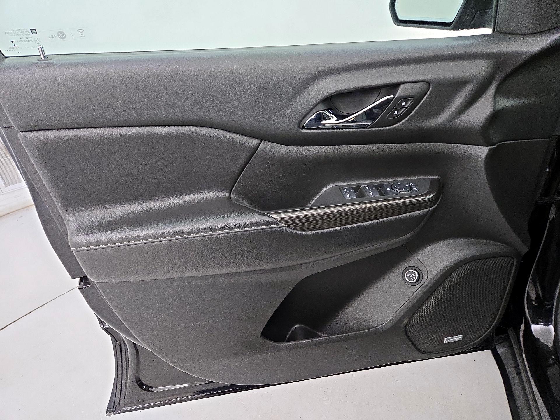 Thumbnail: 2017 GMC Acadia - 12