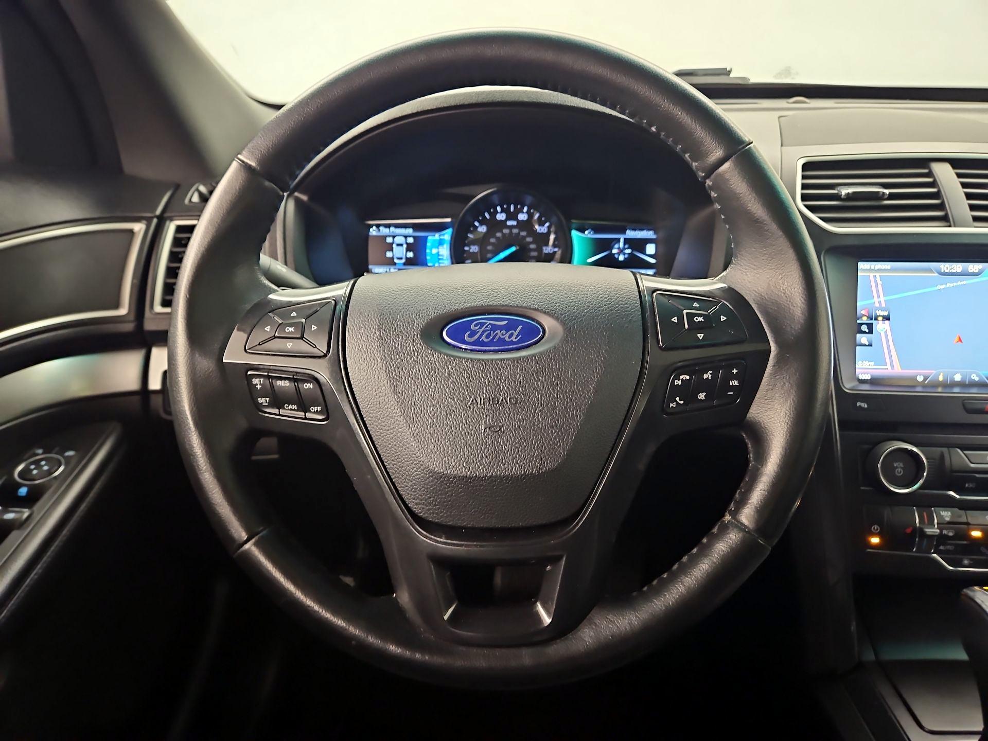 Thumbnail: 2016 Ford Explorer - 10