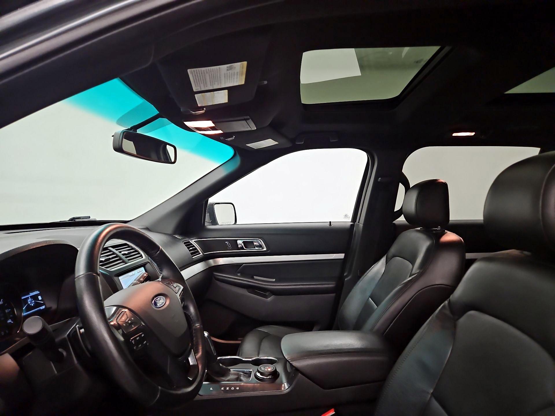 Thumbnail: 2016 Ford Explorer - 20