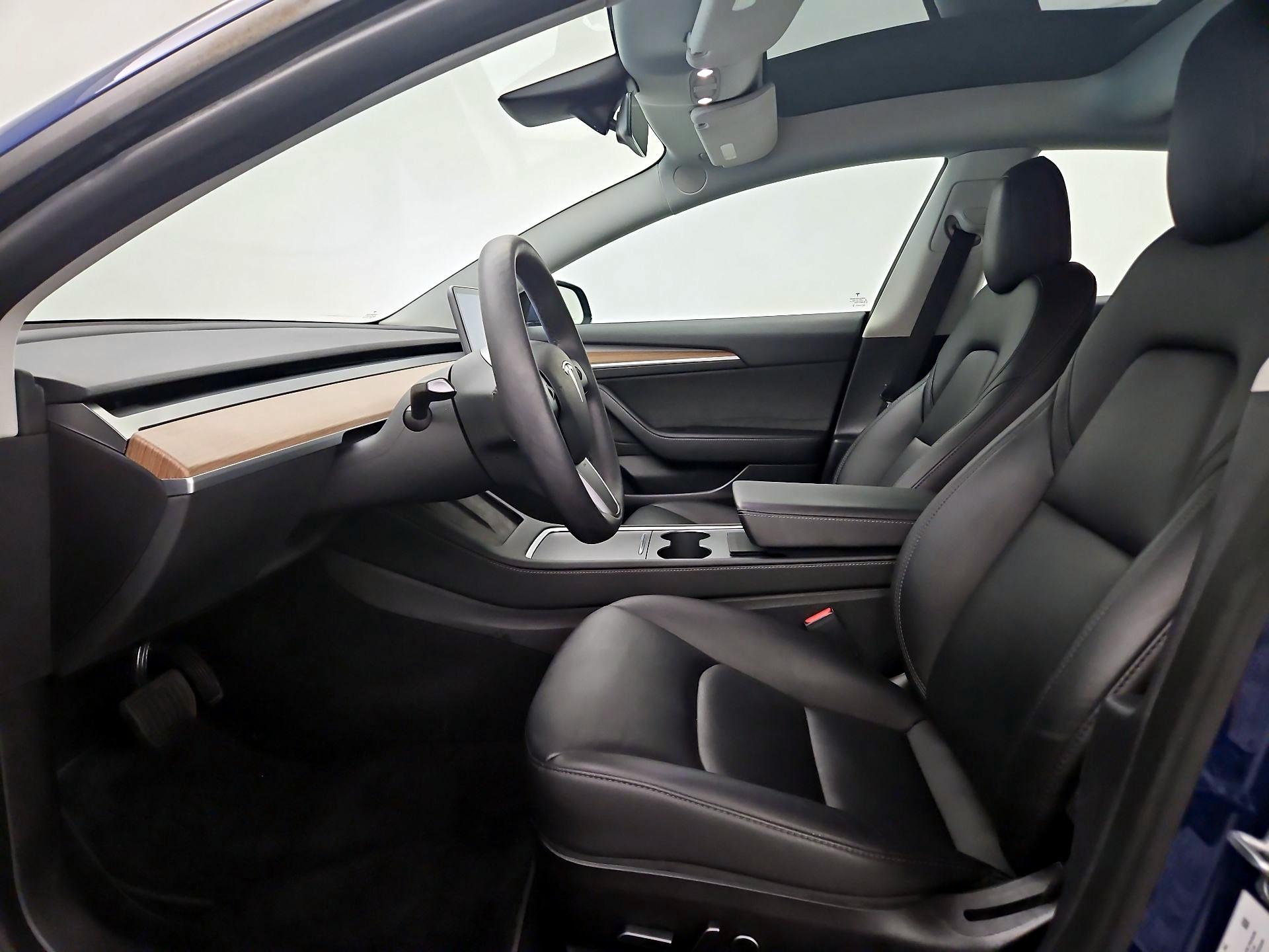 Thumbnail: 2023 Tesla Model 3 - 11