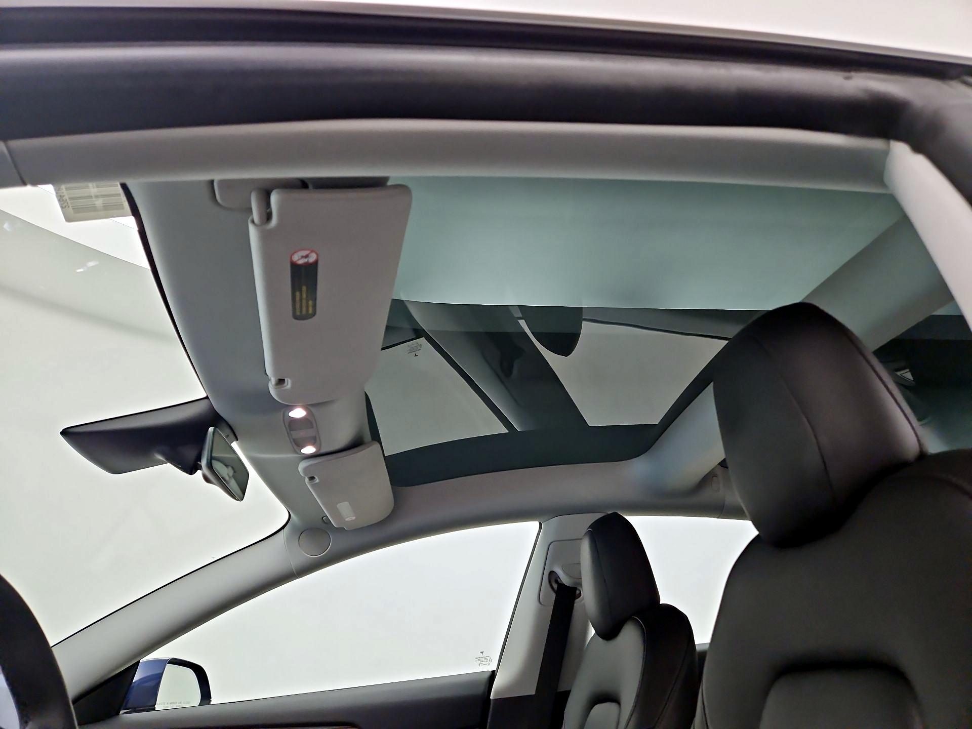 Thumbnail: 2023 Tesla Model 3 - 18