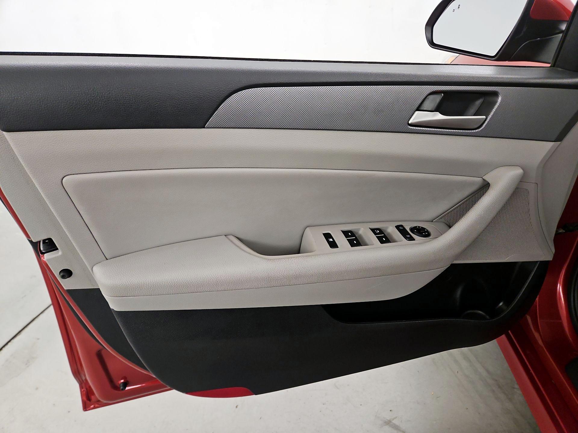 Thumbnail: 2018 Hyundai Sonata - 12