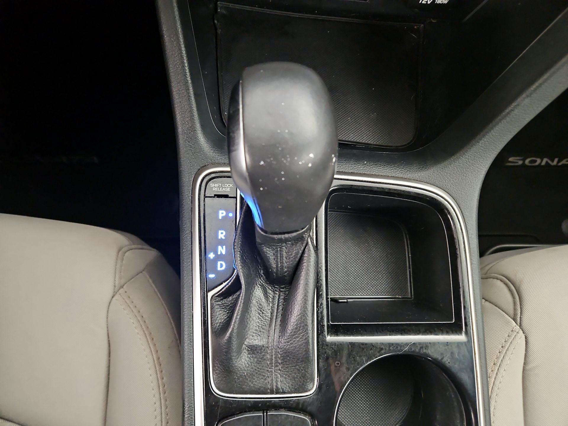 Thumbnail: 2018 Hyundai Sonata - 17