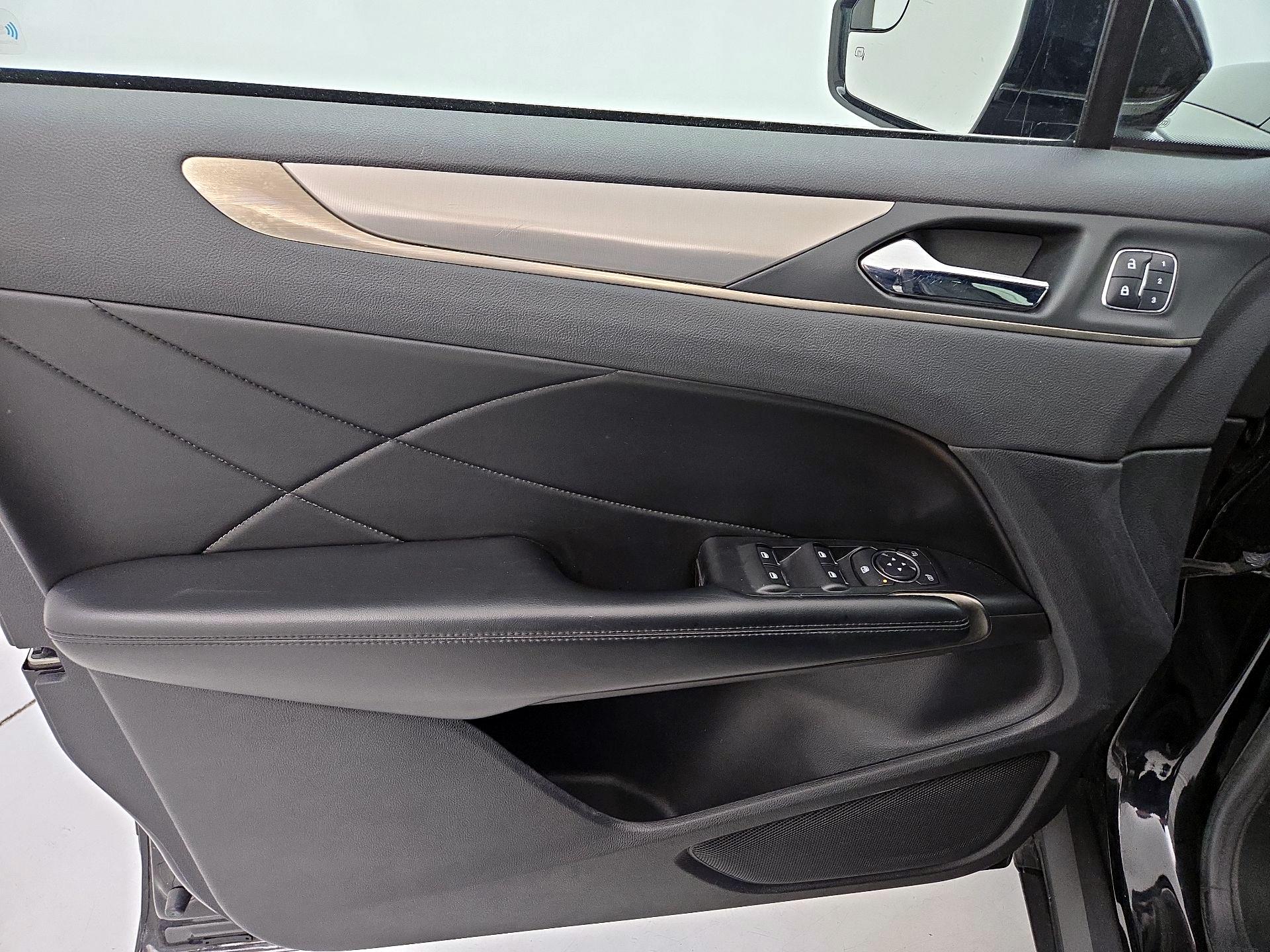 Thumbnail: 2018 Lincoln MKC - 12