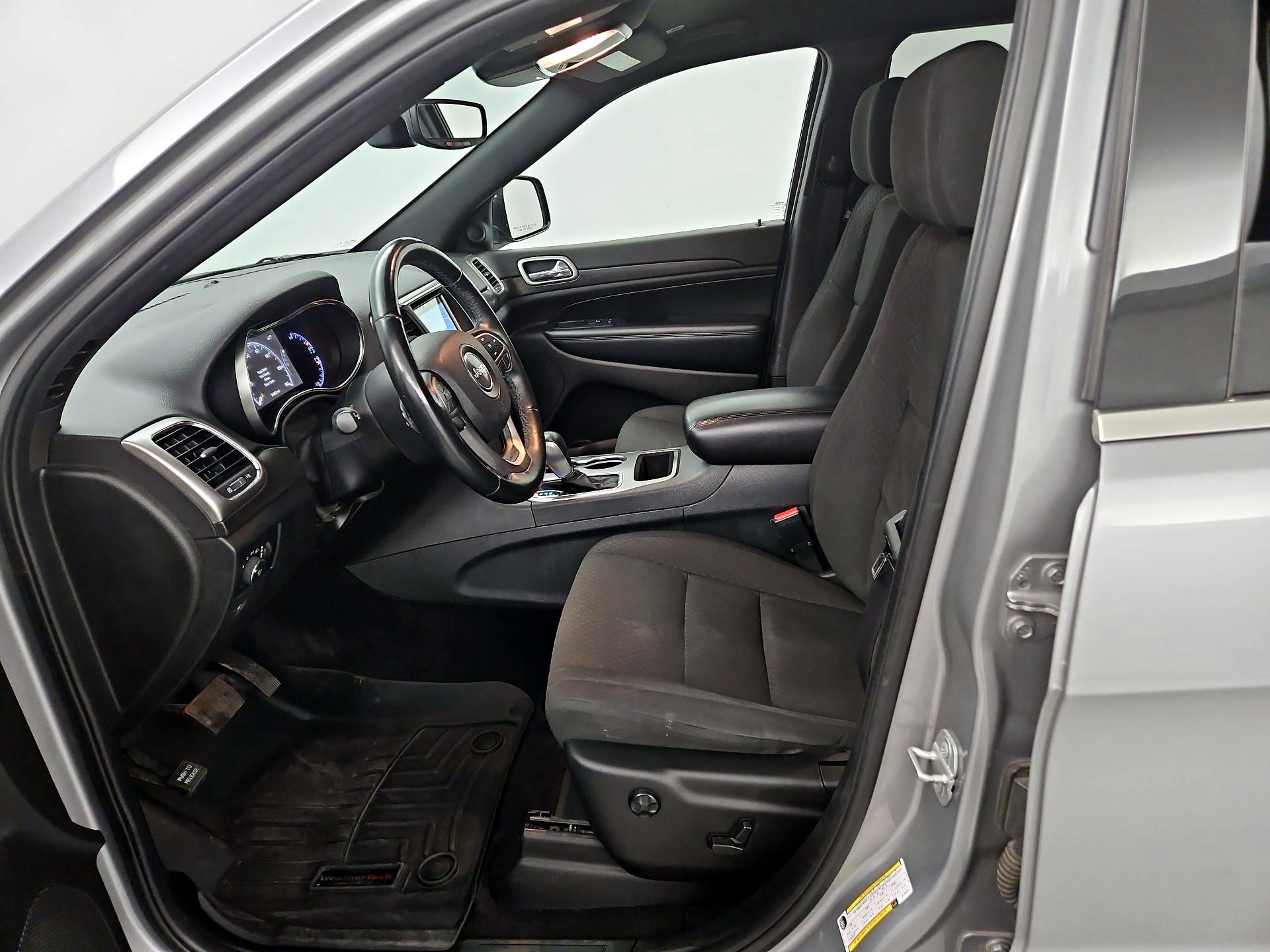 Thumbnail: 2018 Jeep Grand Cherokee - 11