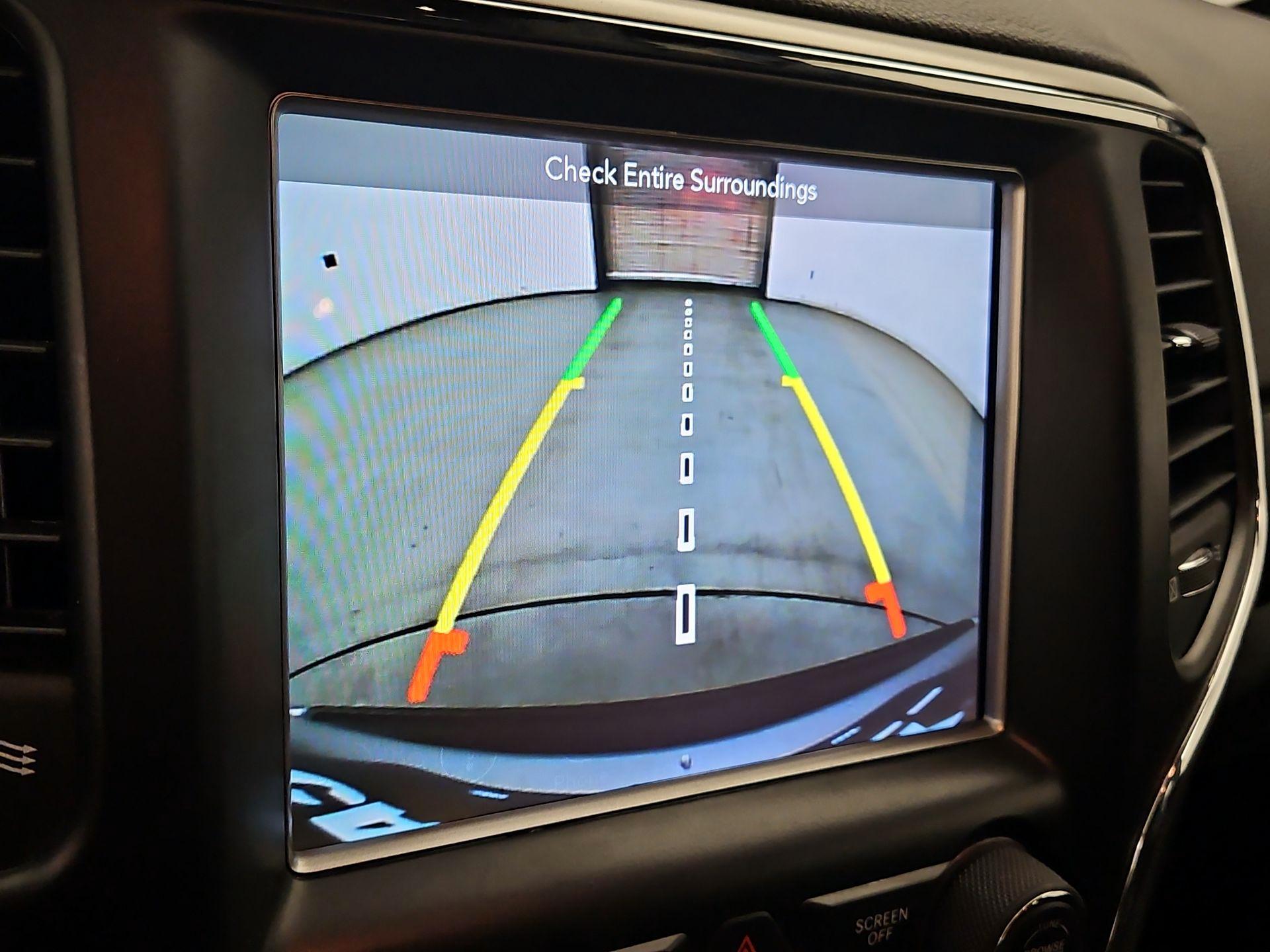 Thumbnail: 2018 Jeep Grand Cherokee - 15