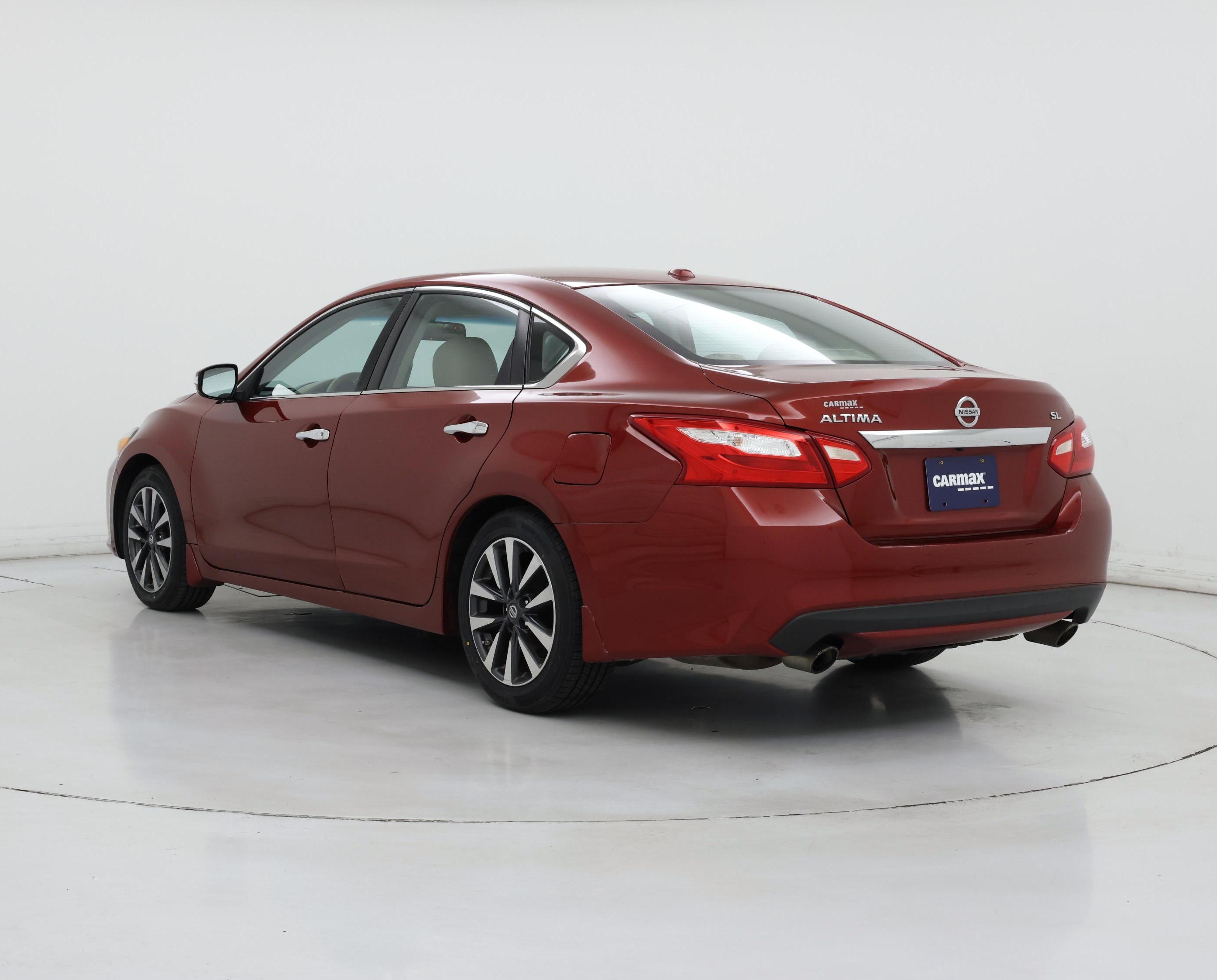 Thumbnail: 2016 Nissan Altima - 2