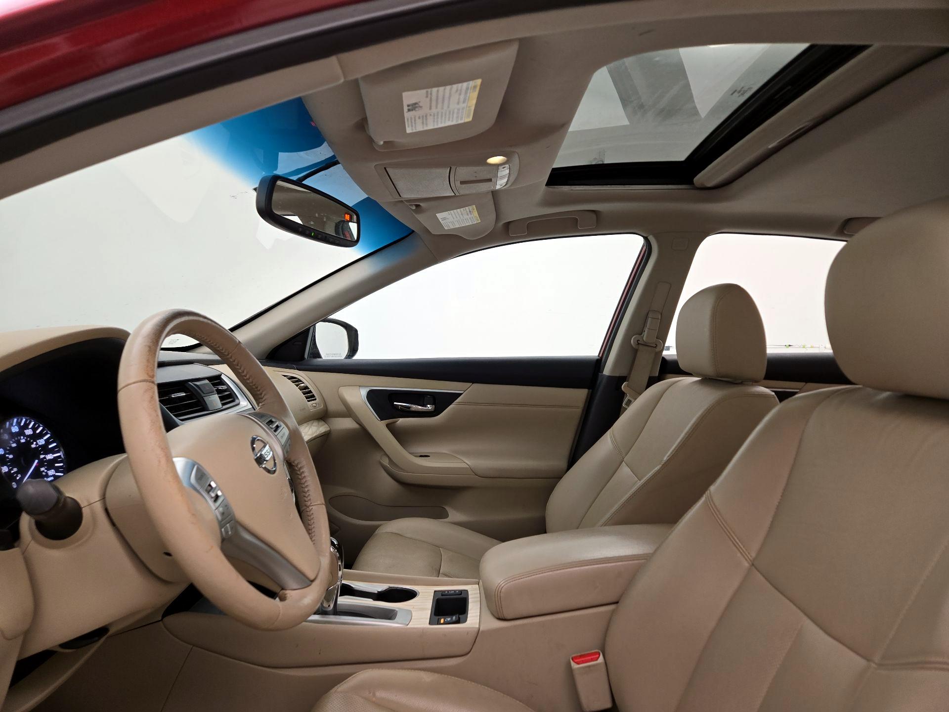 Thumbnail: 2016 Nissan Altima - 19